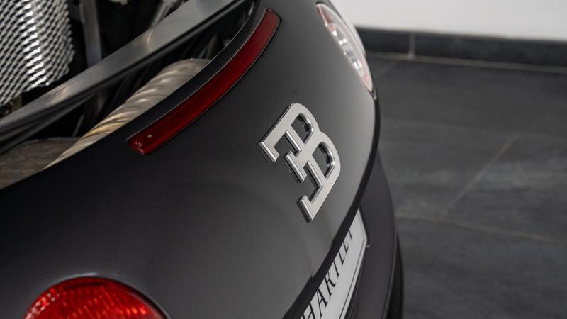 Bugatti Veyron view 27