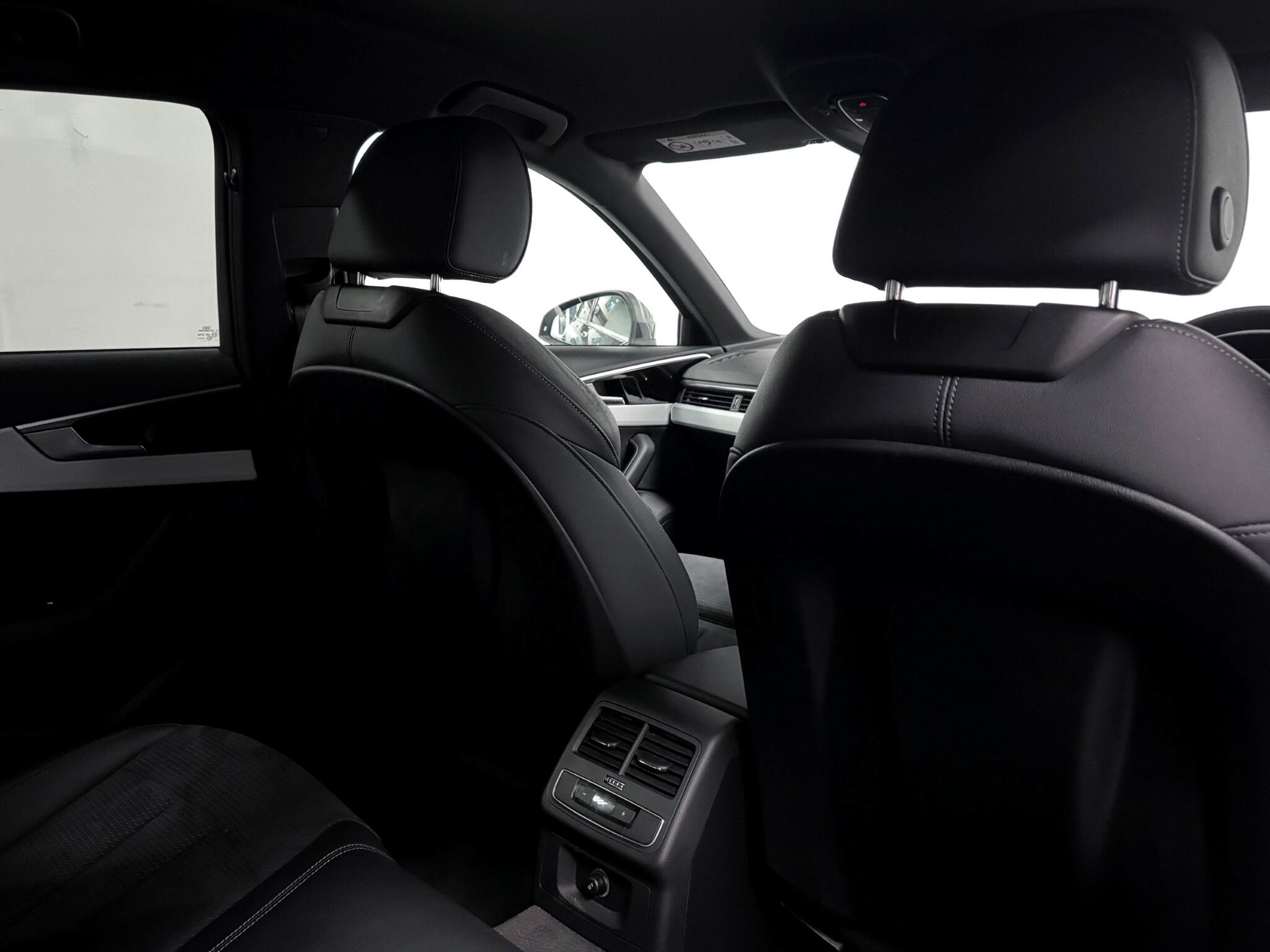 Audi A4 view 8