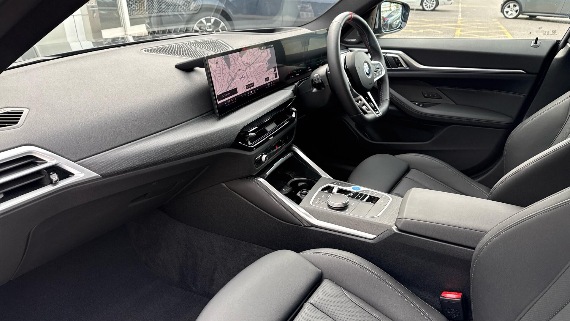 BMW i4 view 7