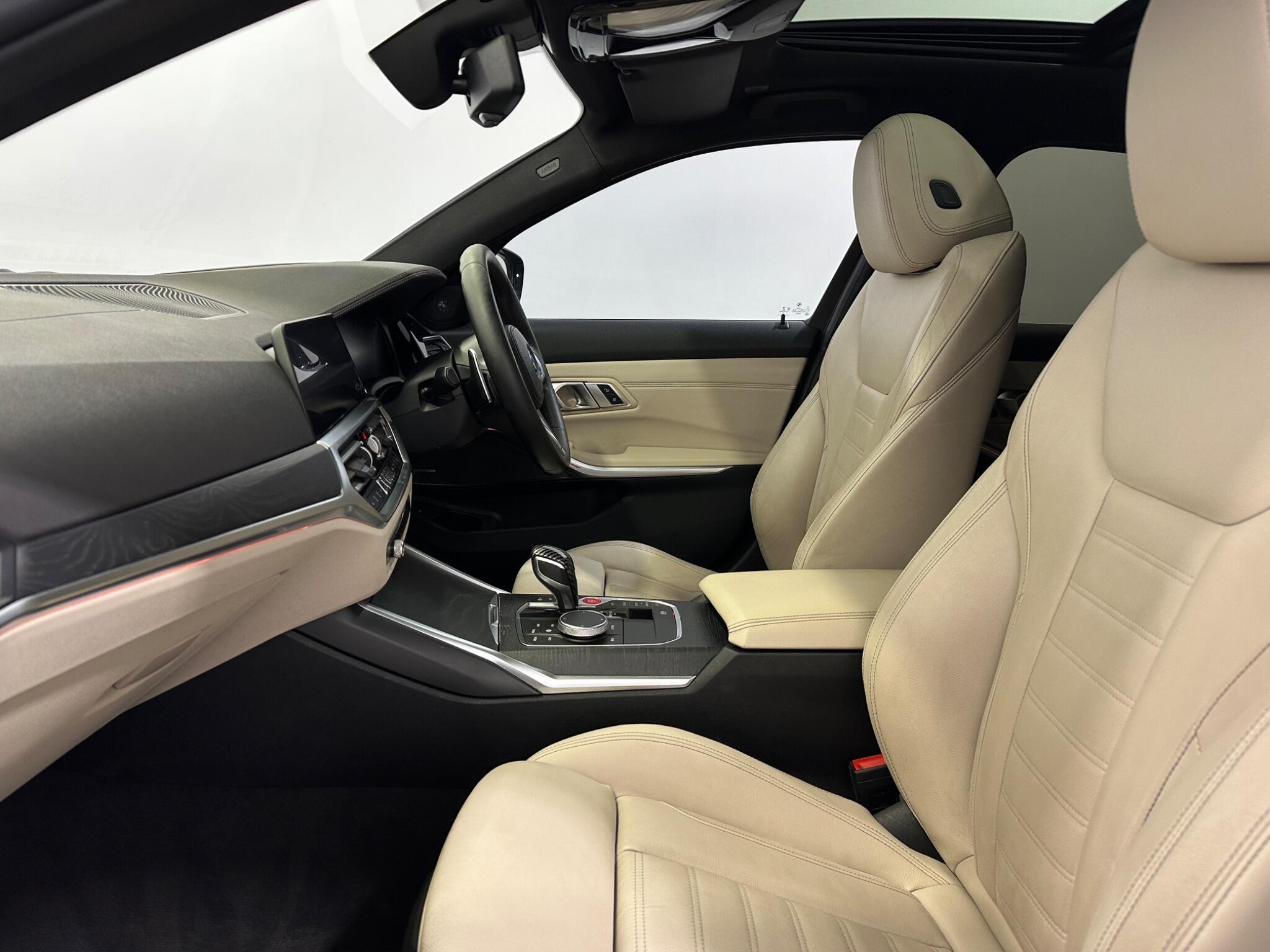 BMW 3 Series view 37