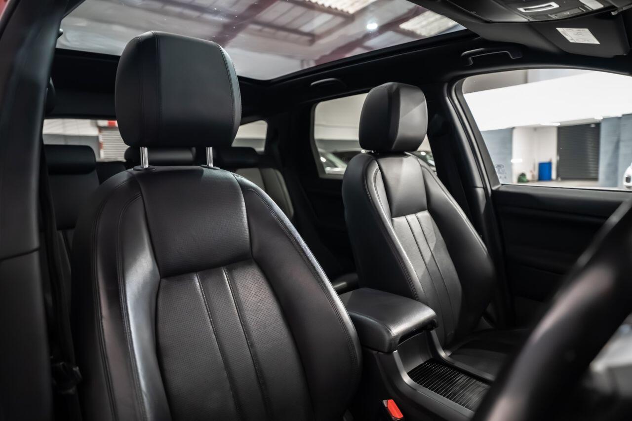 Land Rover Discovery Sport view 12