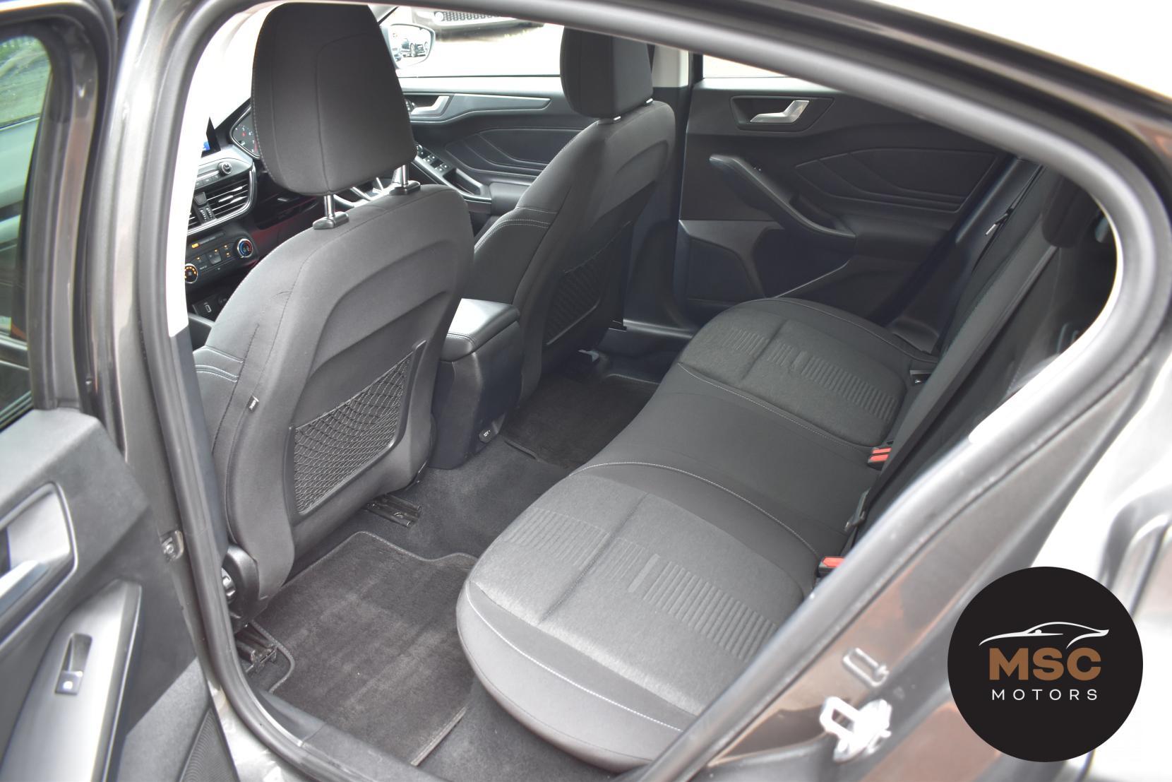 Ford Focus view 38