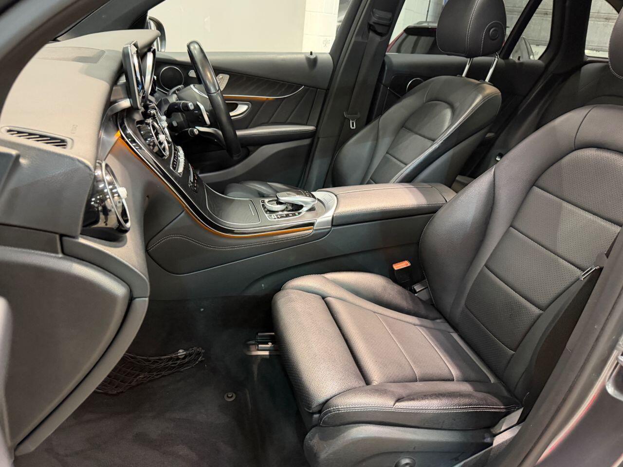 Mercedes-Benz GLC view 34