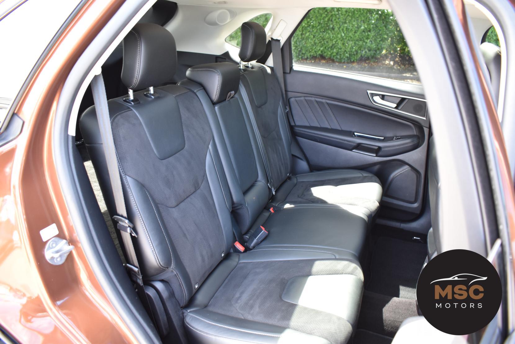 Ford Edge view 38