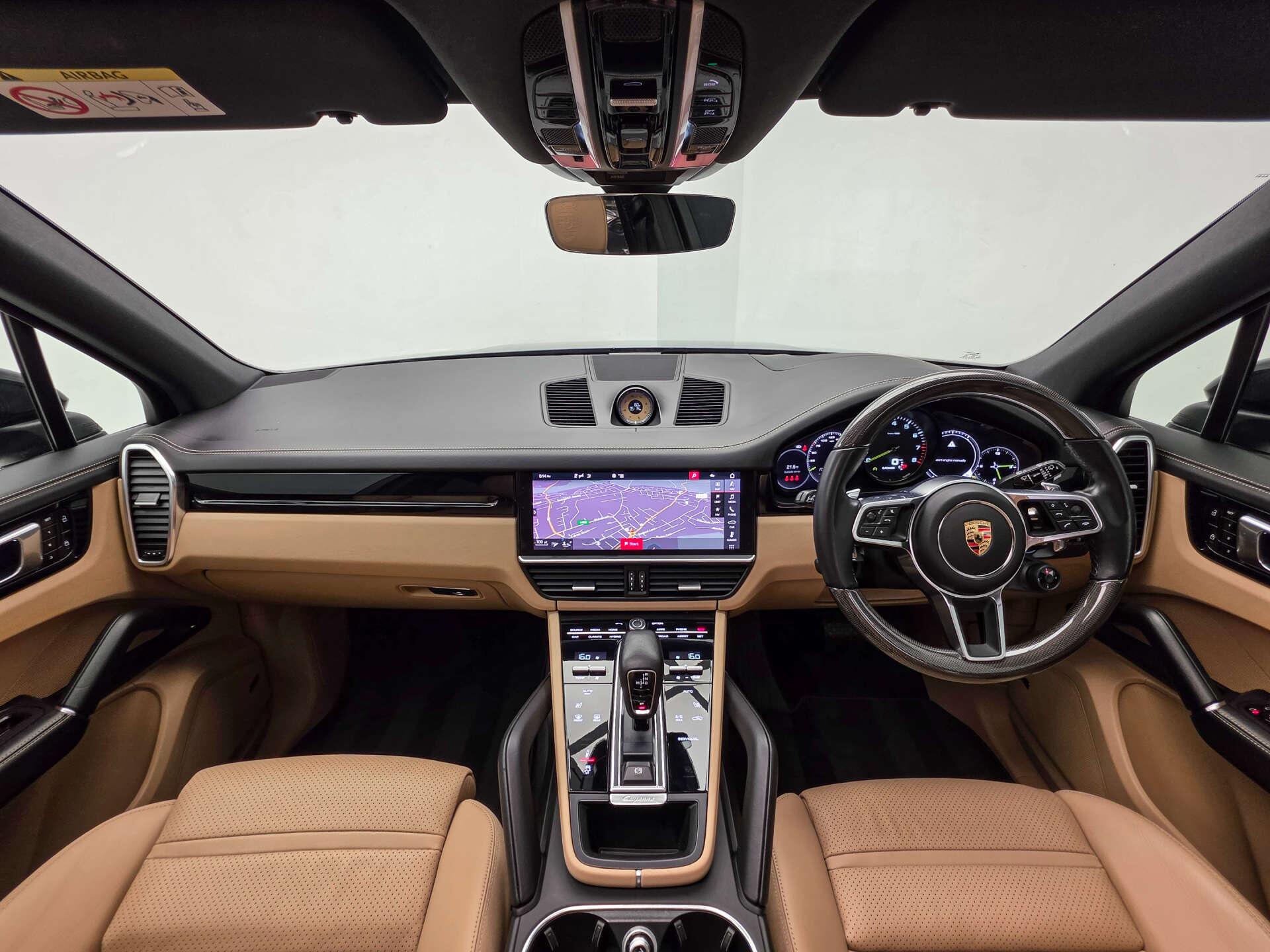 Porsche Cayenne view 35