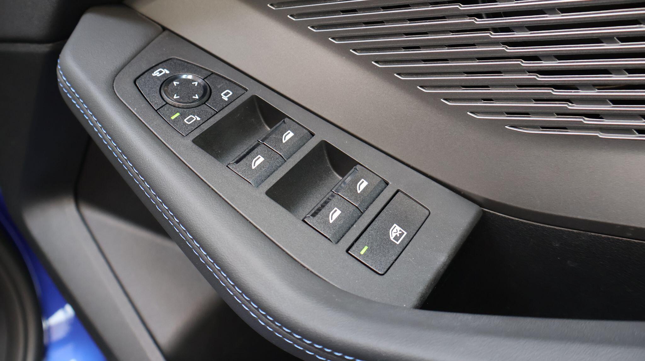 BMW 1 Series view 28