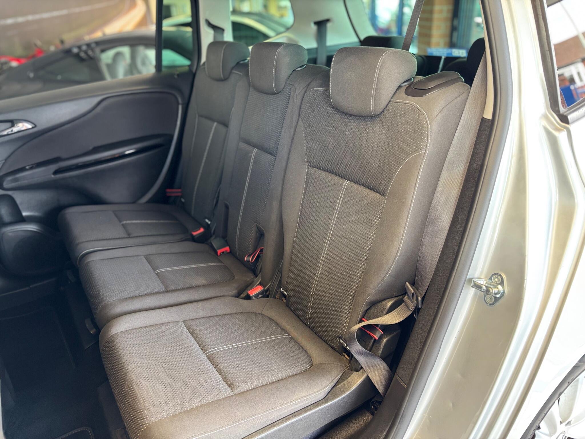 Vauxhall Zafira Tourer view 12