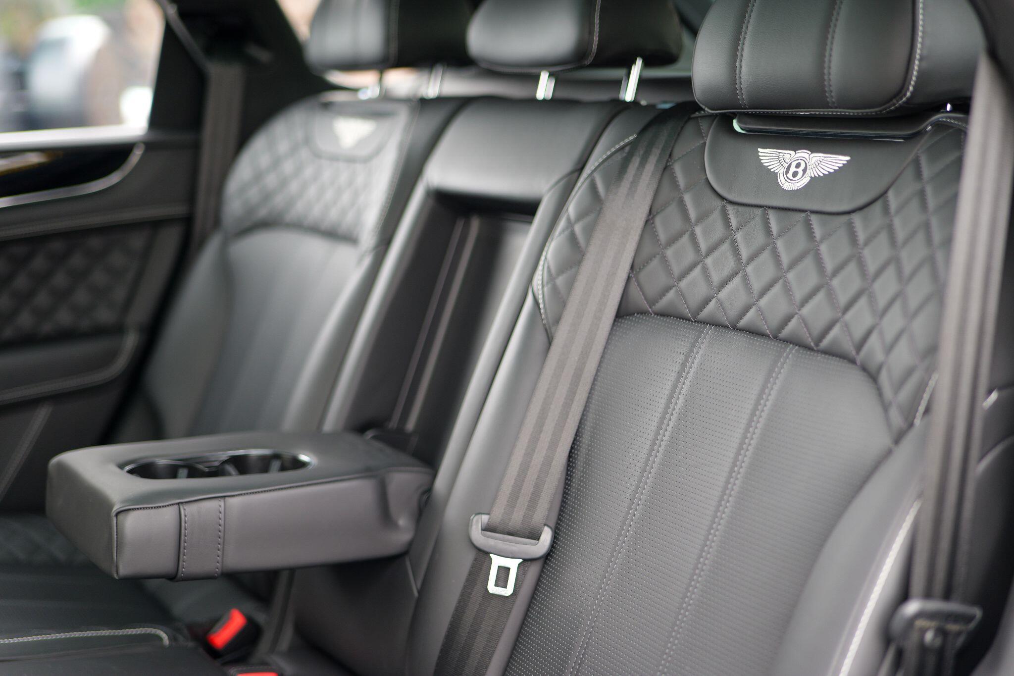 Bentley Bentayga view 30