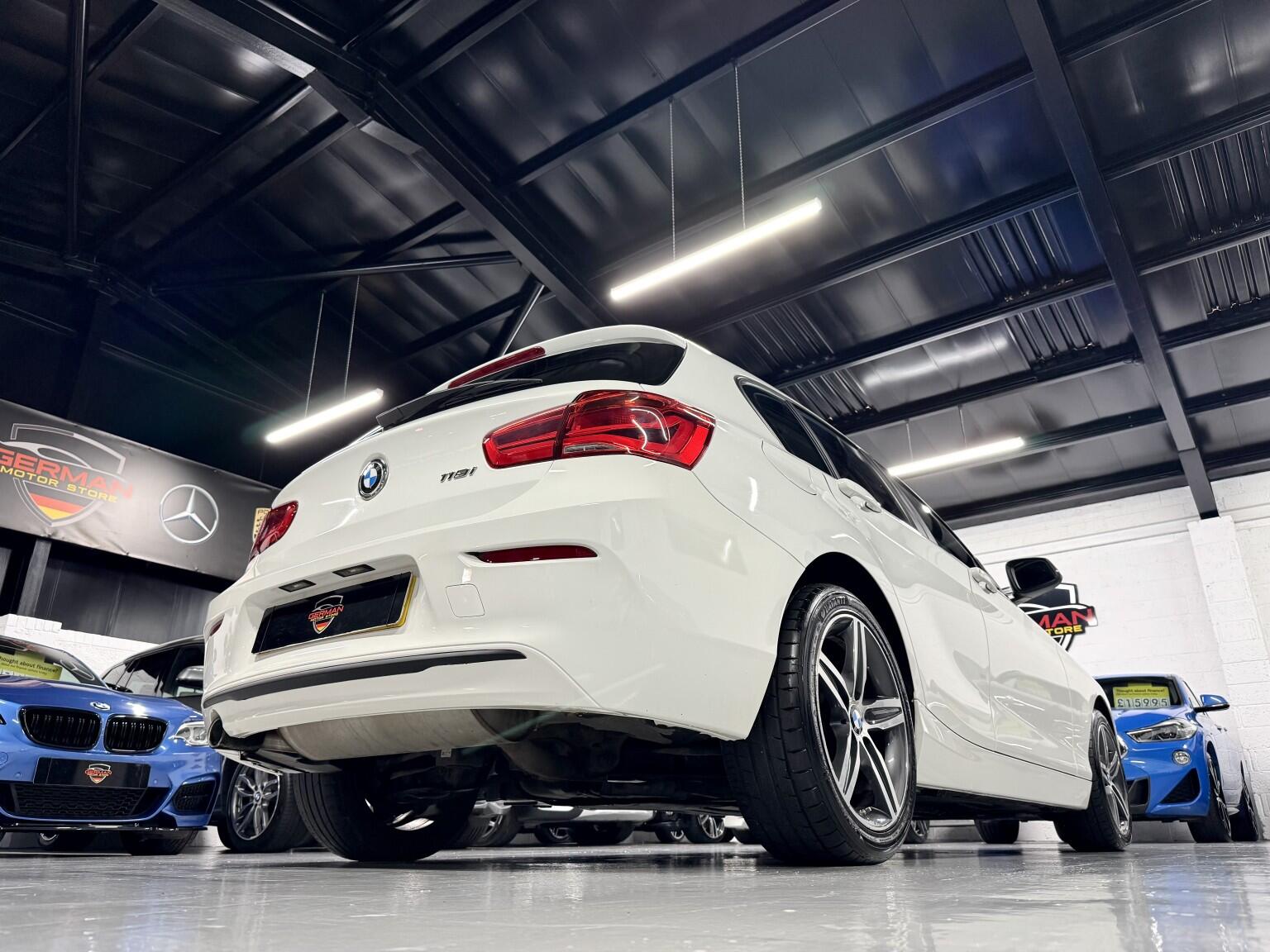 BMW 1 Series view 8