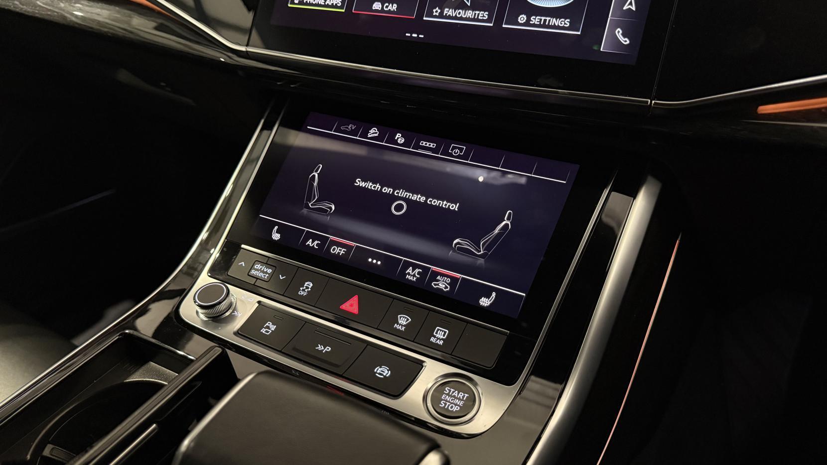 Audi Q7 view 22