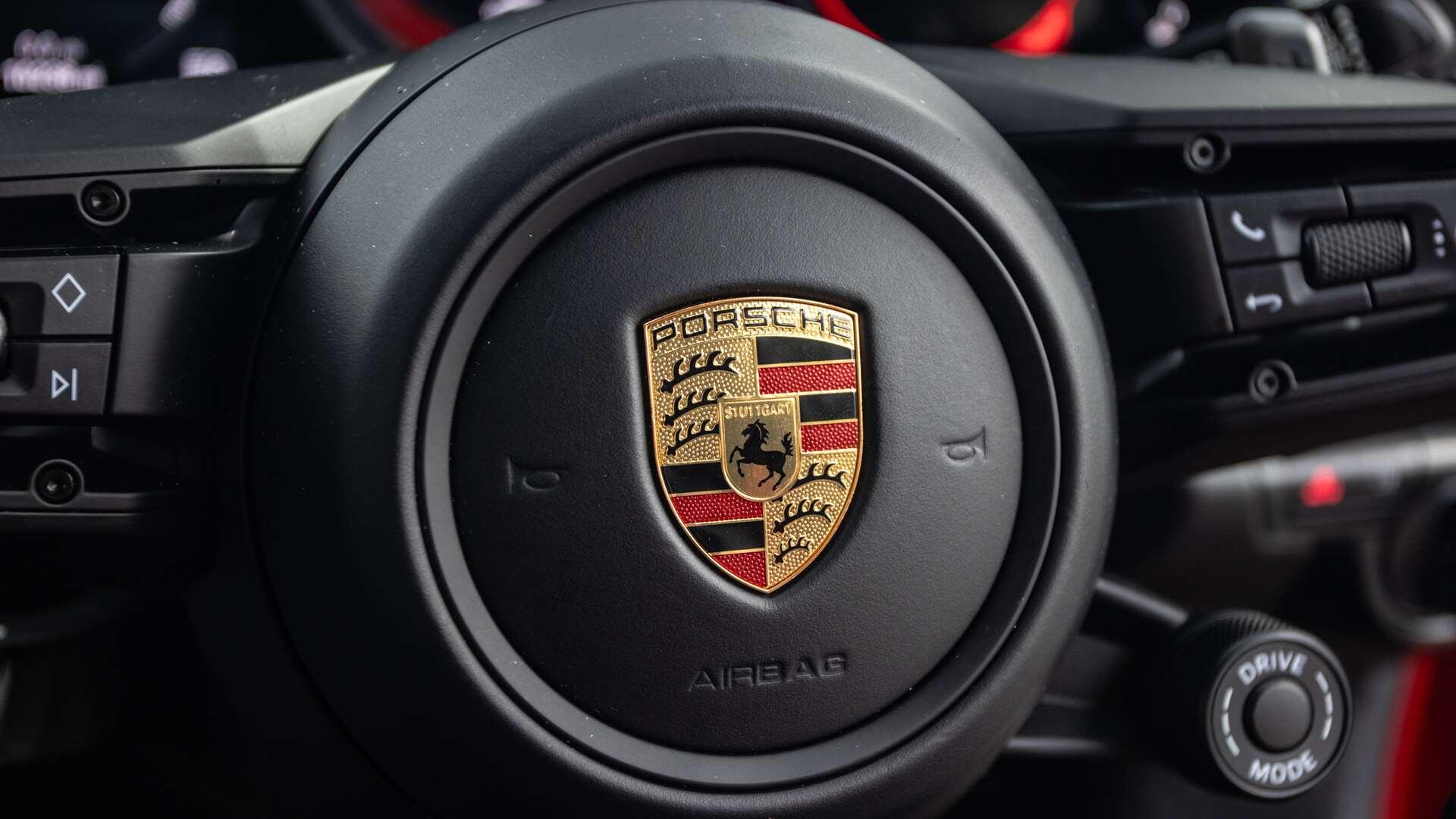 Porsche 911 view 28