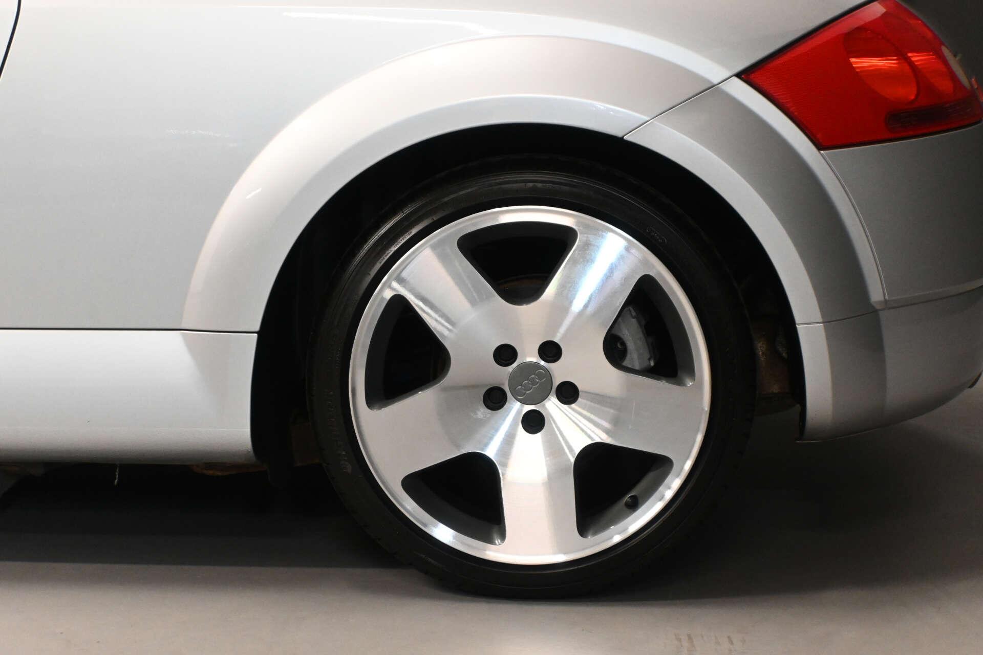 Audi TT view 56