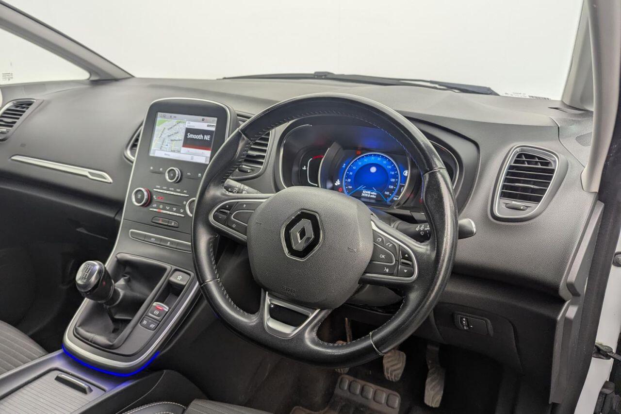 Renault Grand Scenic view 12