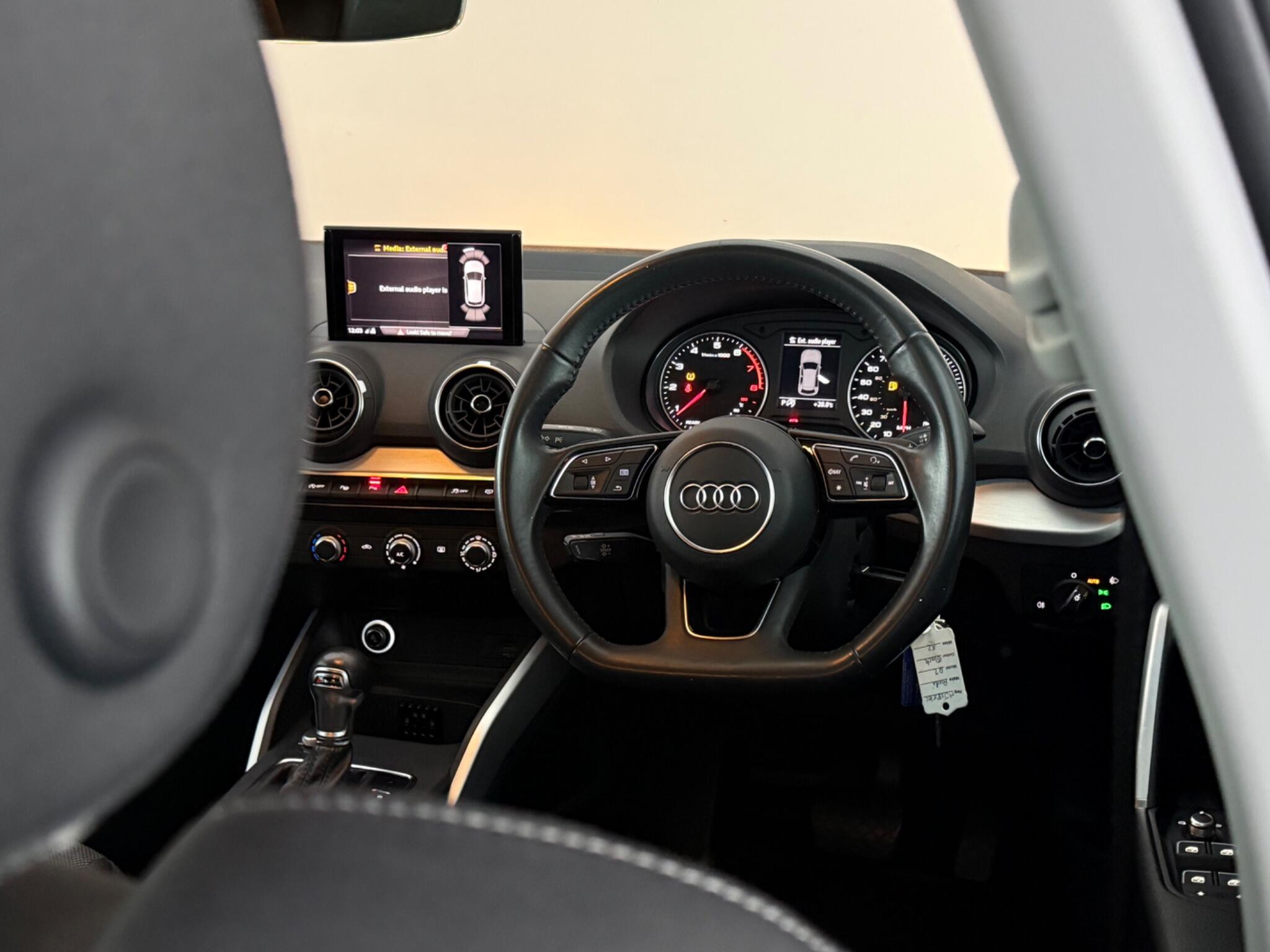 Audi Q2 view 13