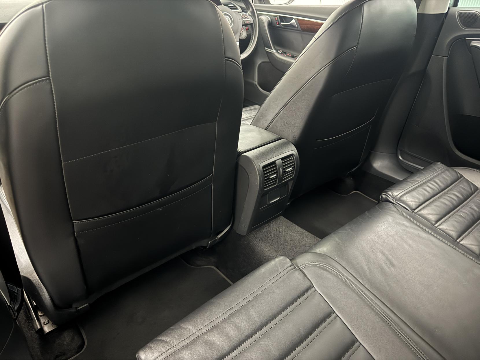 Volkswagen Passat view 59