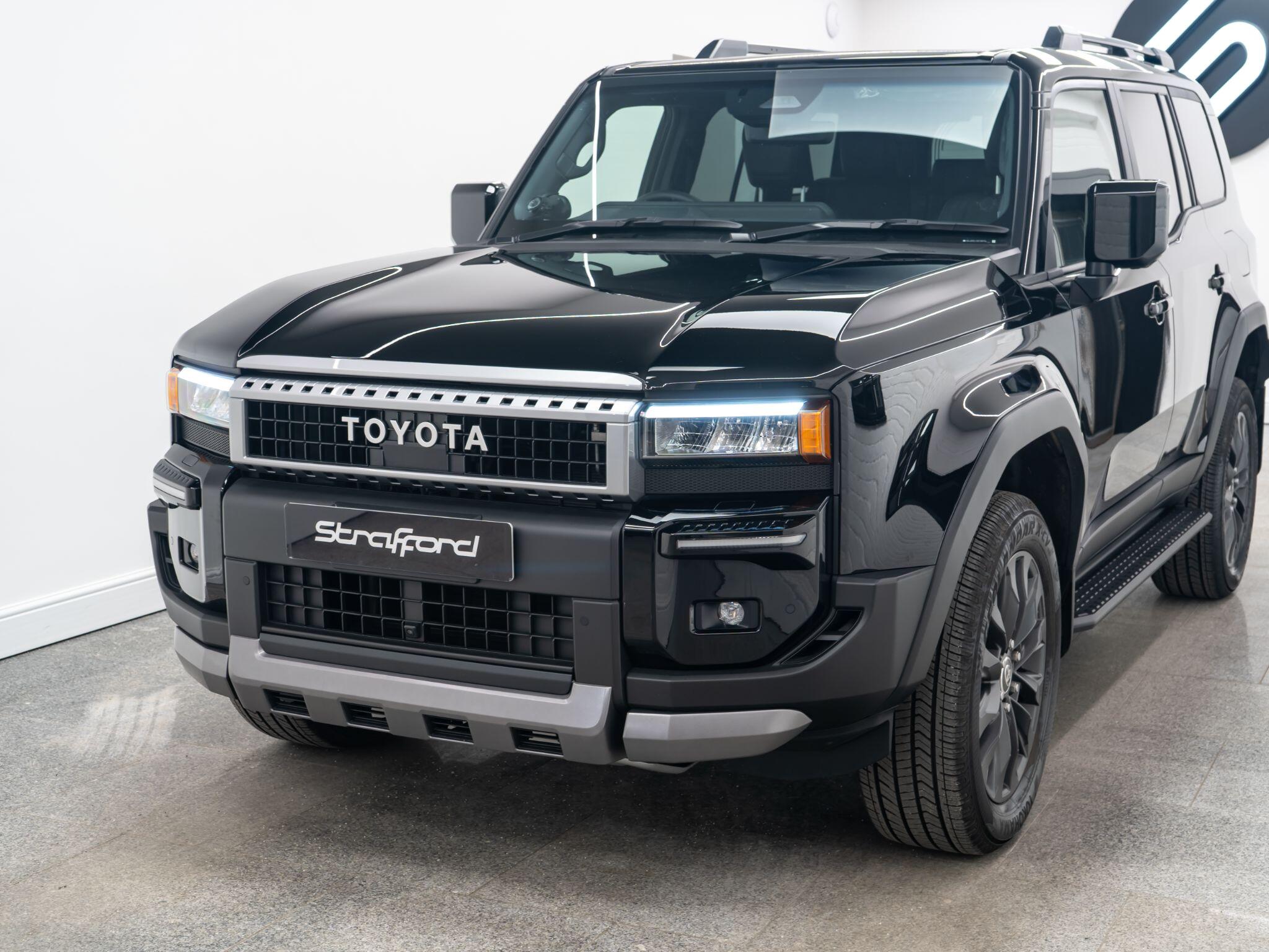 Toyota Land Cruiser view 13