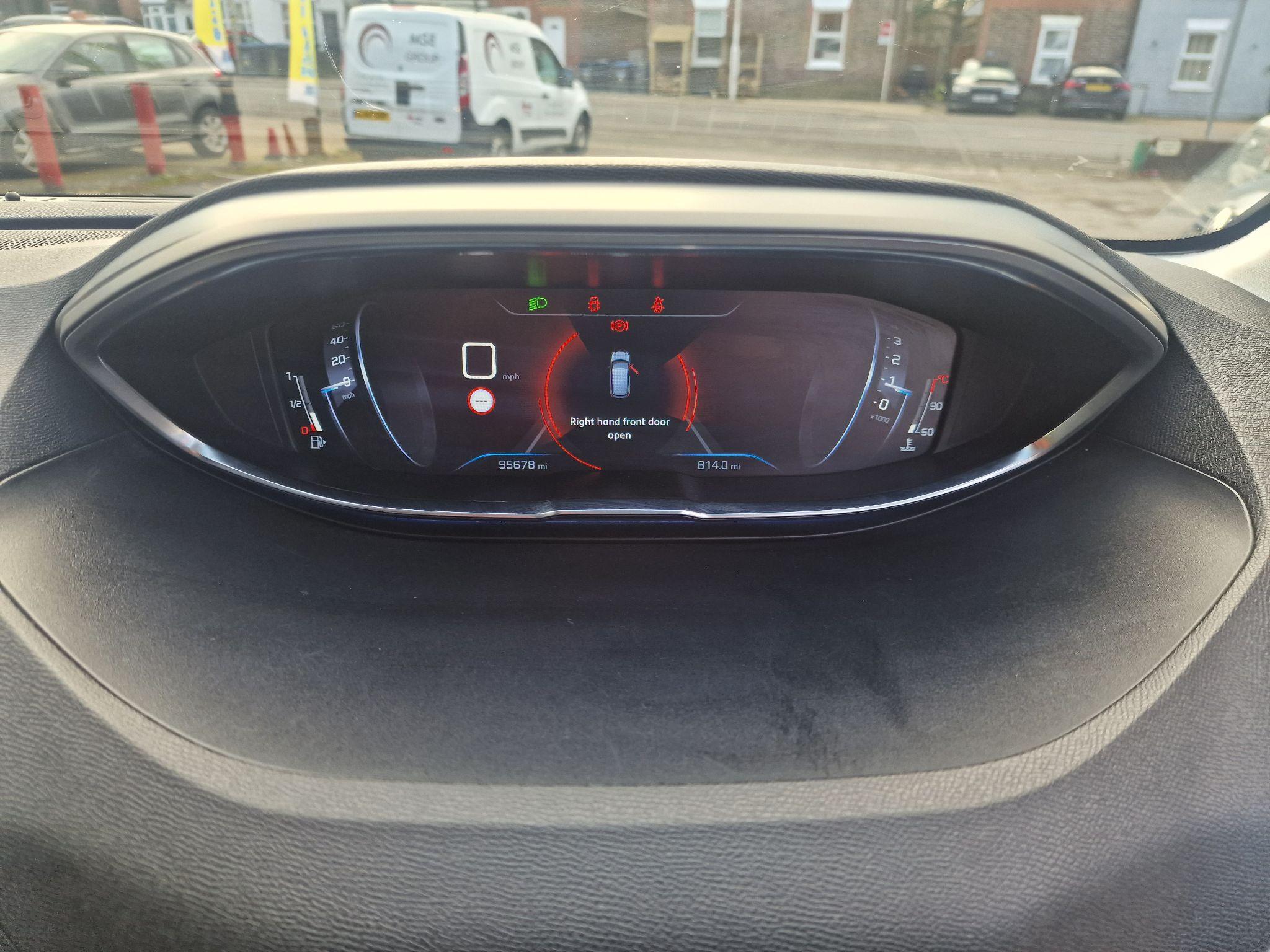 2019 Peugeot 3008 1.2 PureTech Allure Euro 6 (s/s) 5dr • 96,000 miles image 16