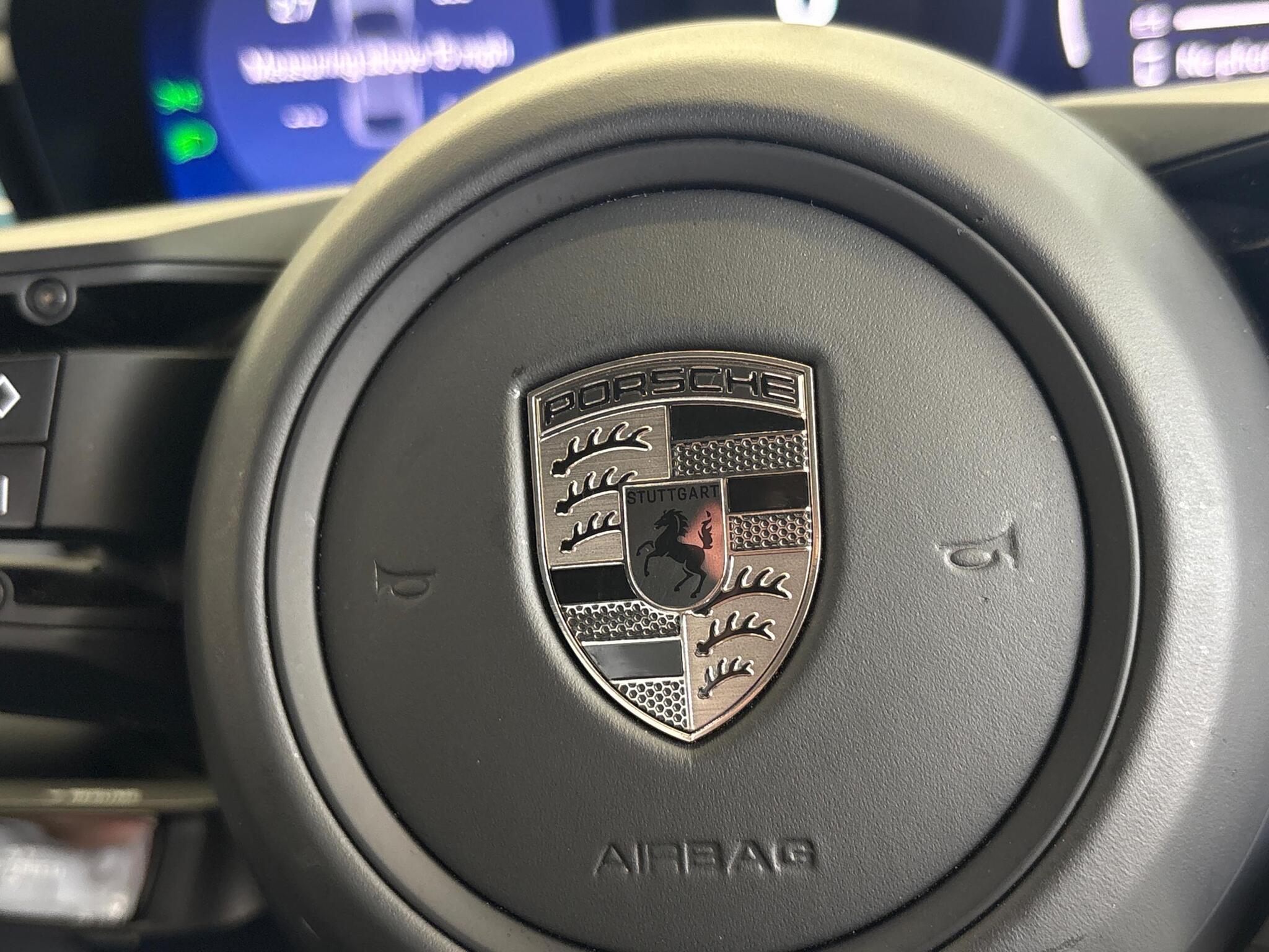 Porsche Macan view 38