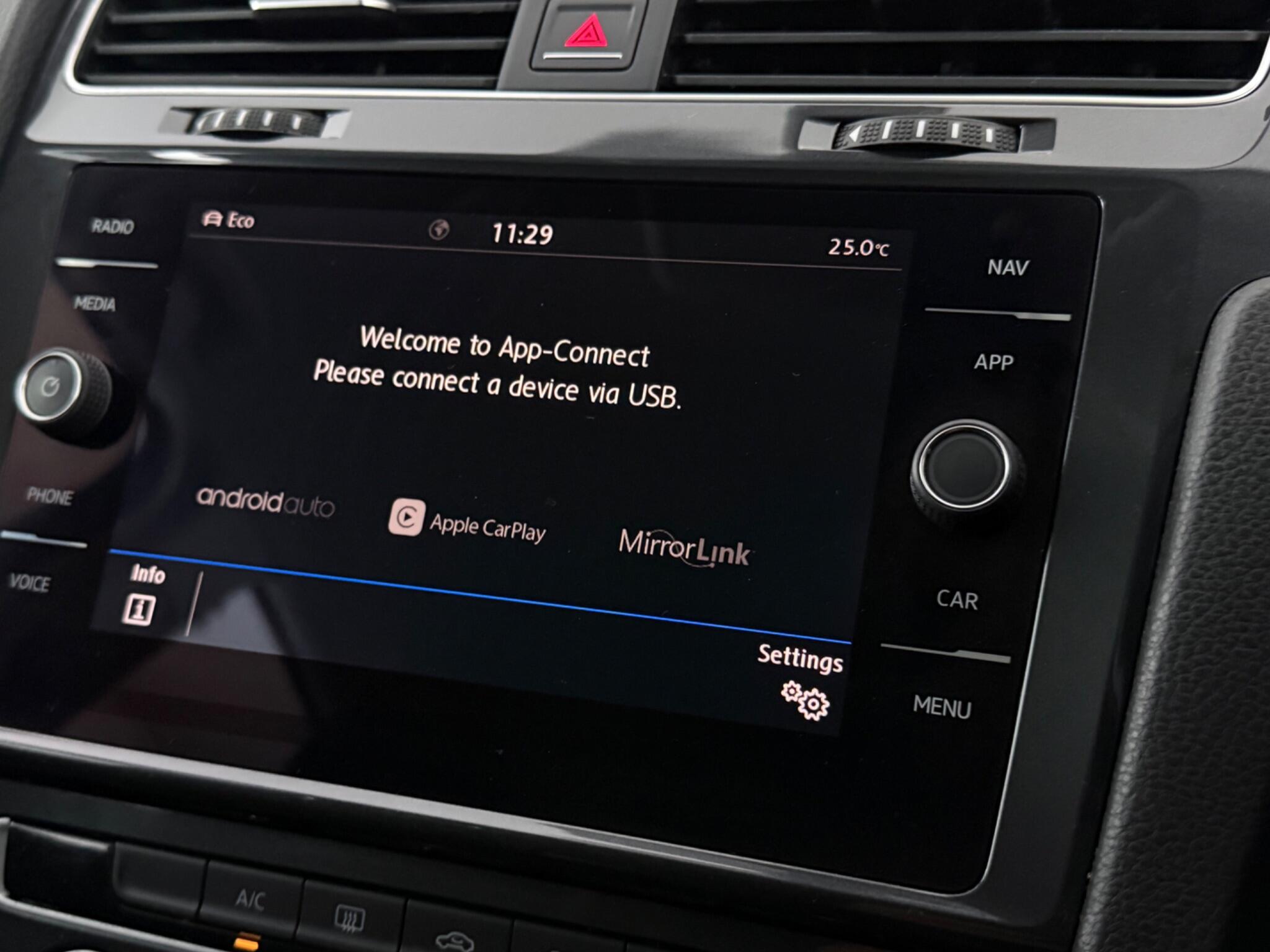 Volkswagen Golf view 25
