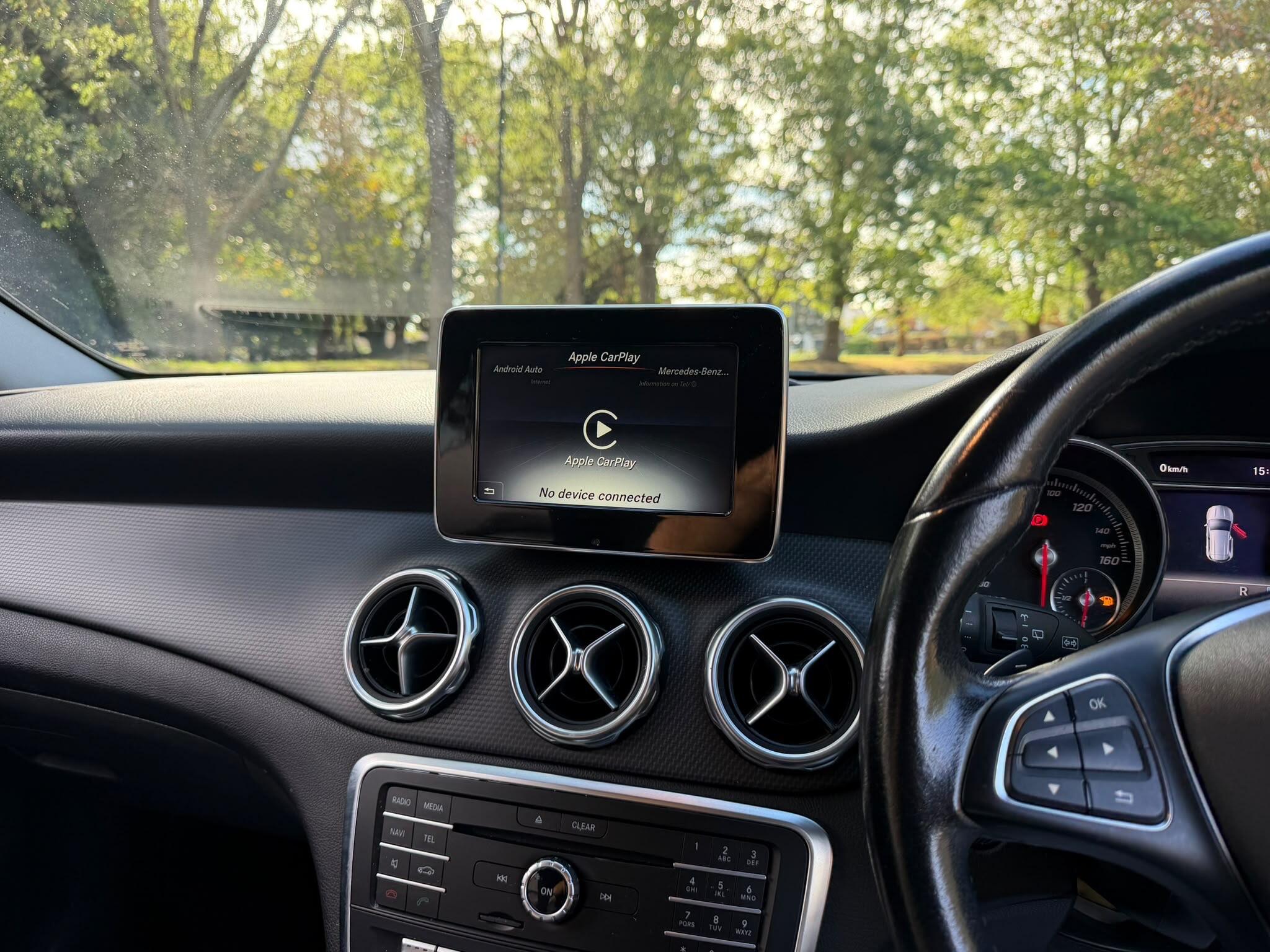 Mercedes-Benz Gla view 25
