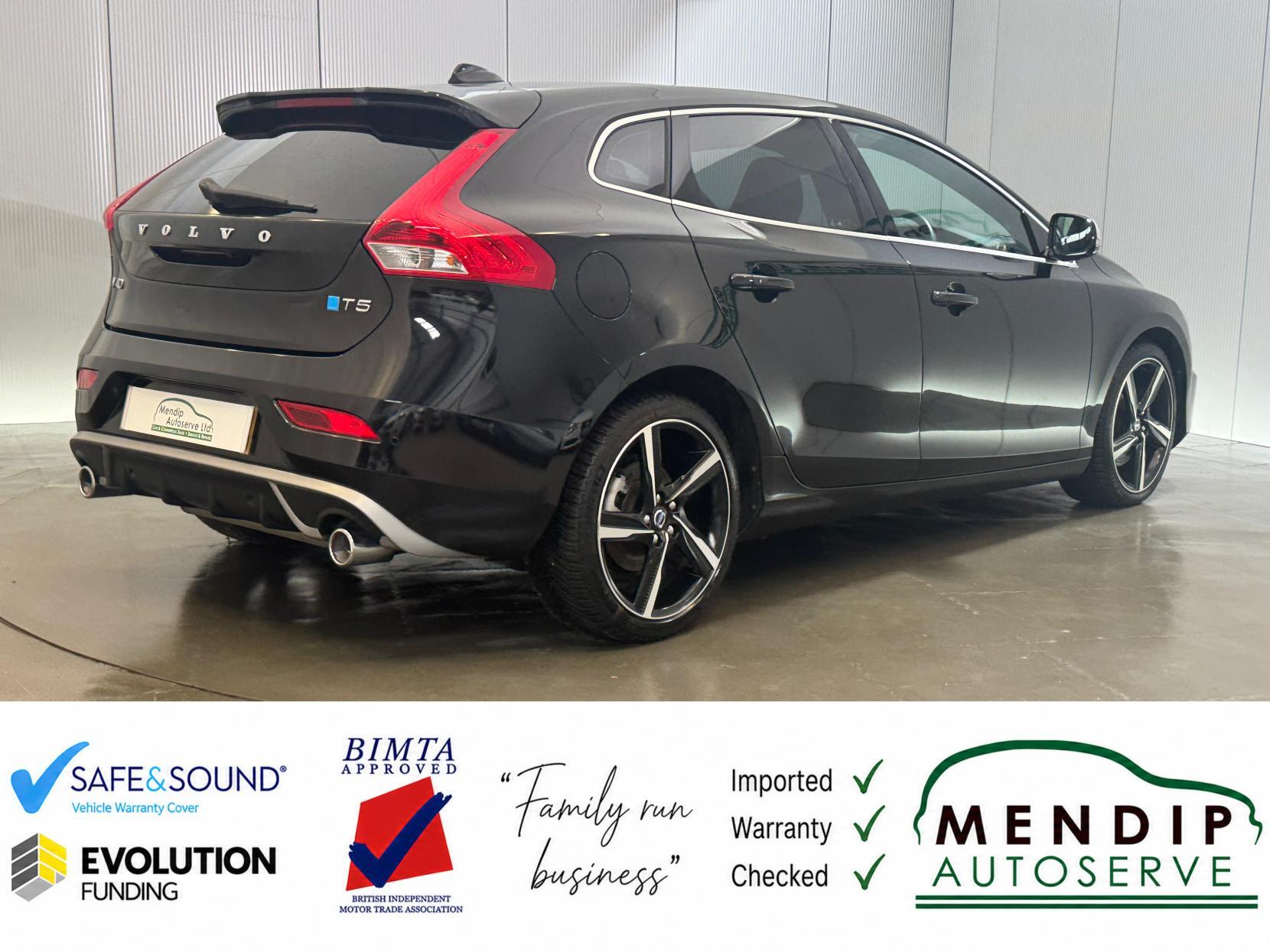 Volvo V40 view 23