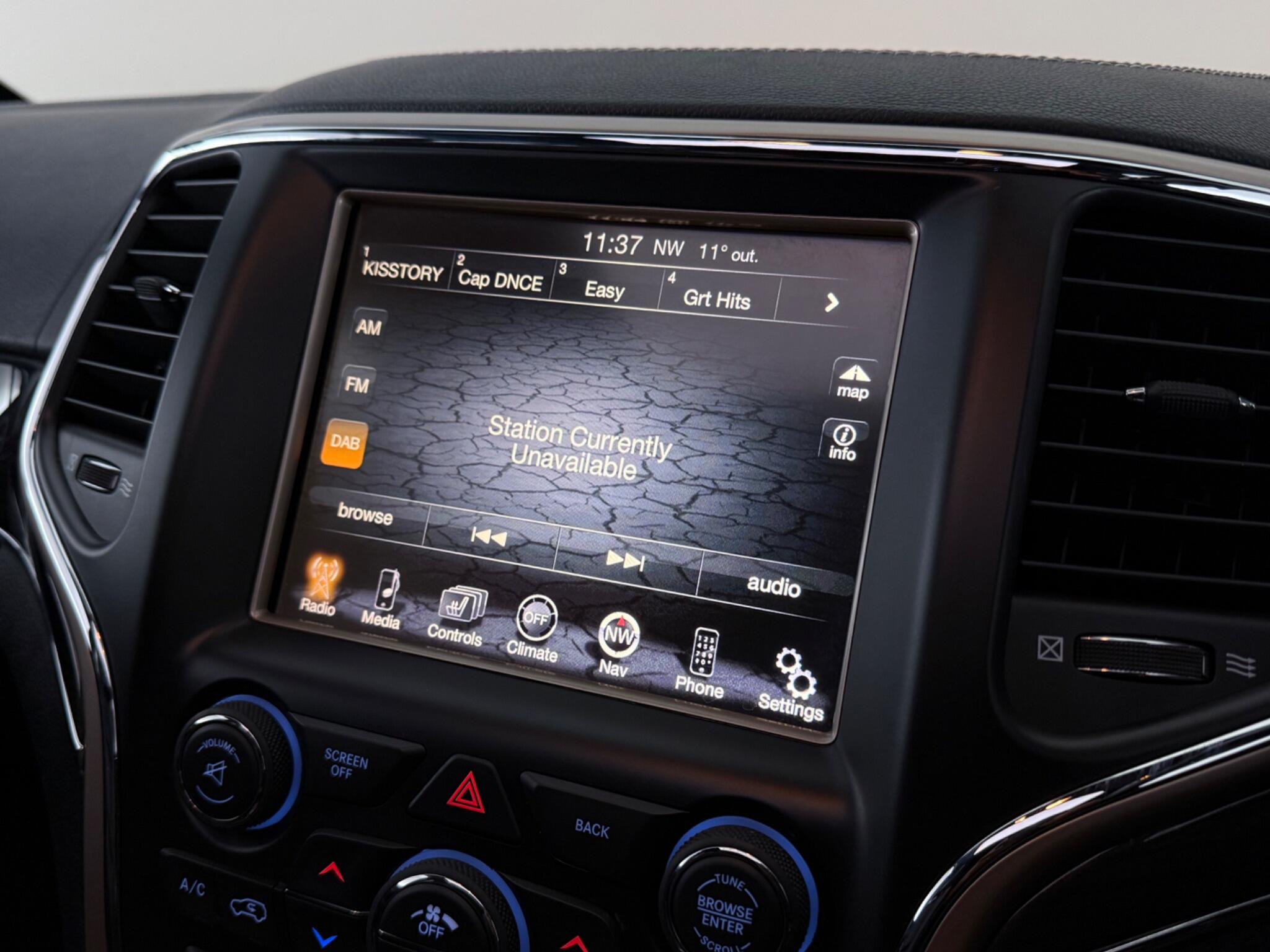 Jeep Grand Cherokee view 28