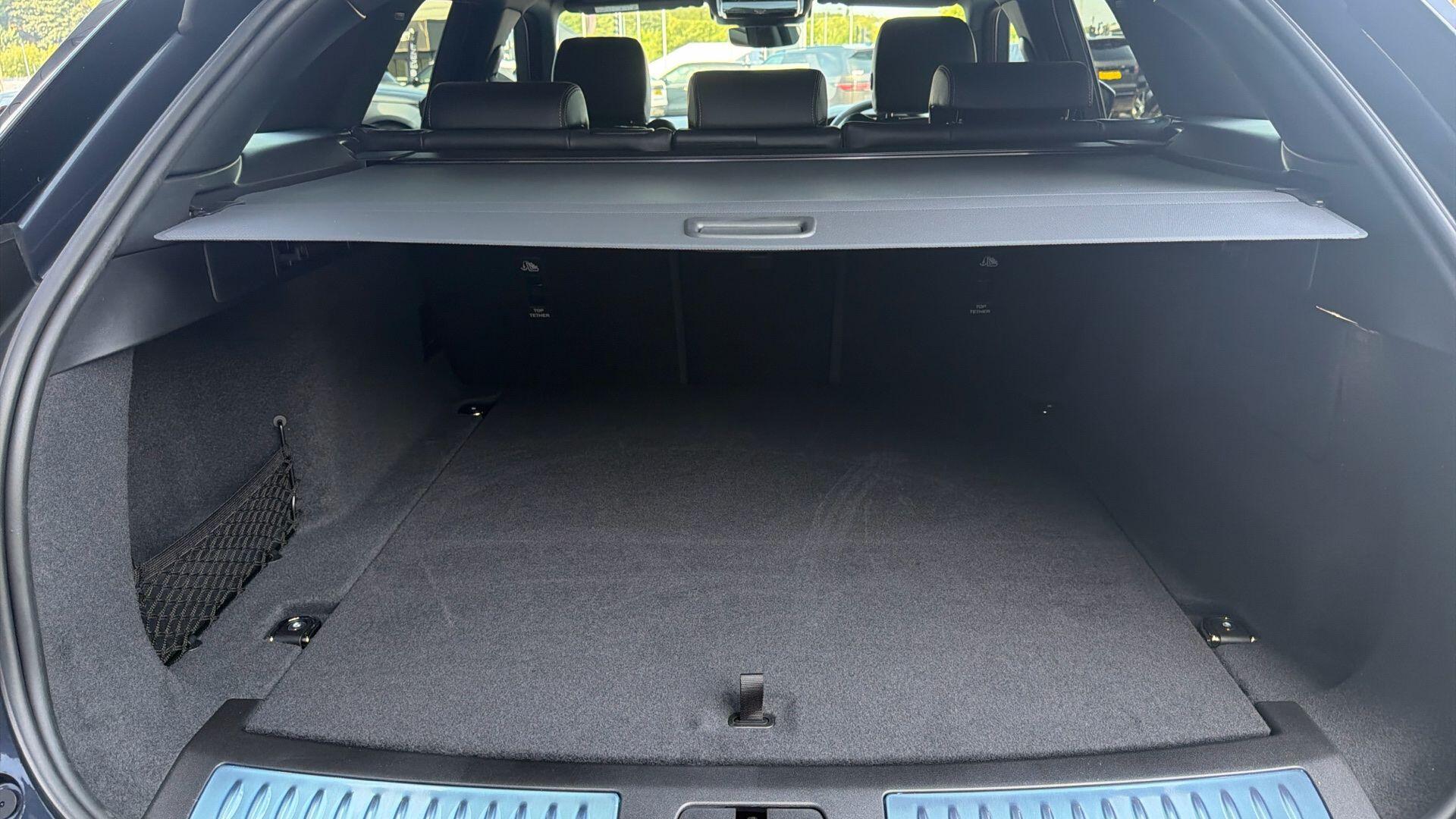 Land Rover Range Rover Velar view 26