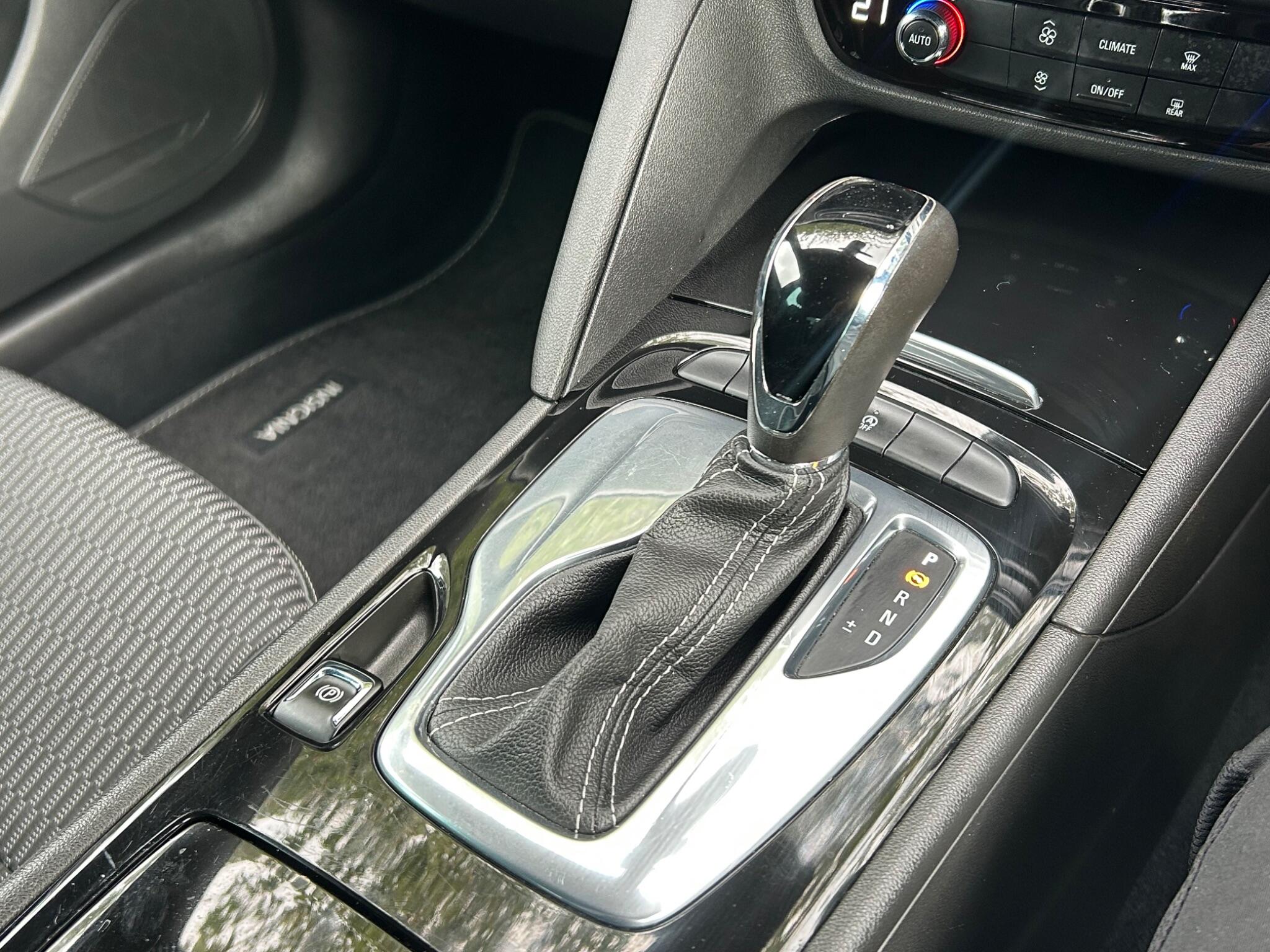 Vauxhall Insignia view 16