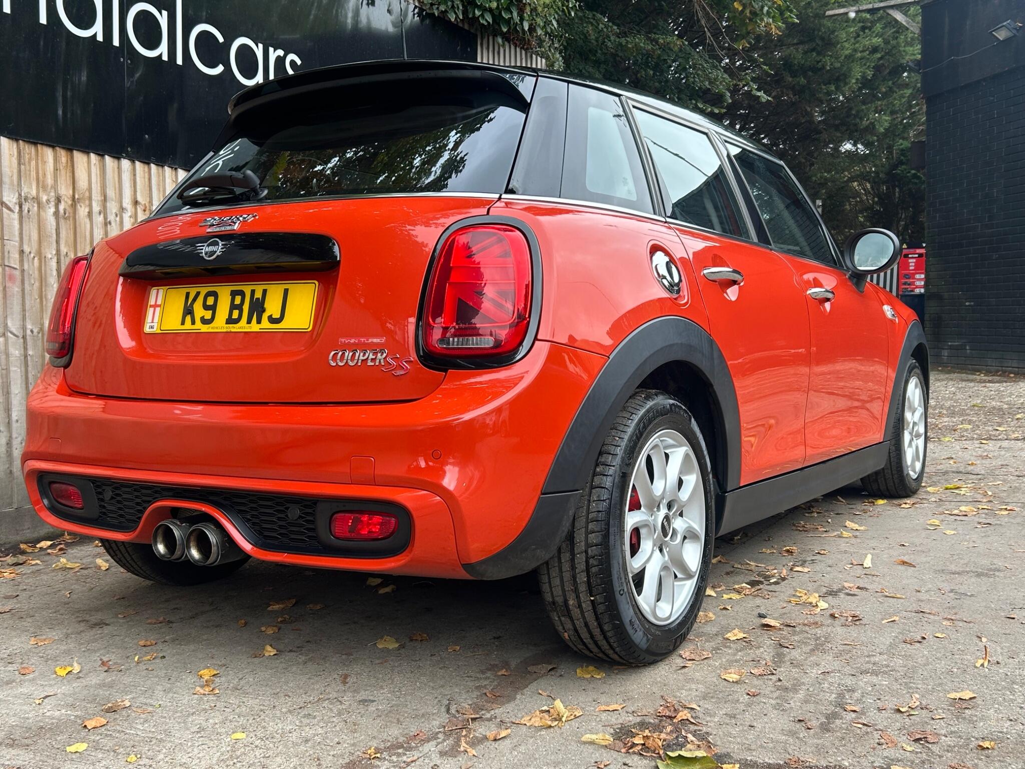 Mini Hatch view 17