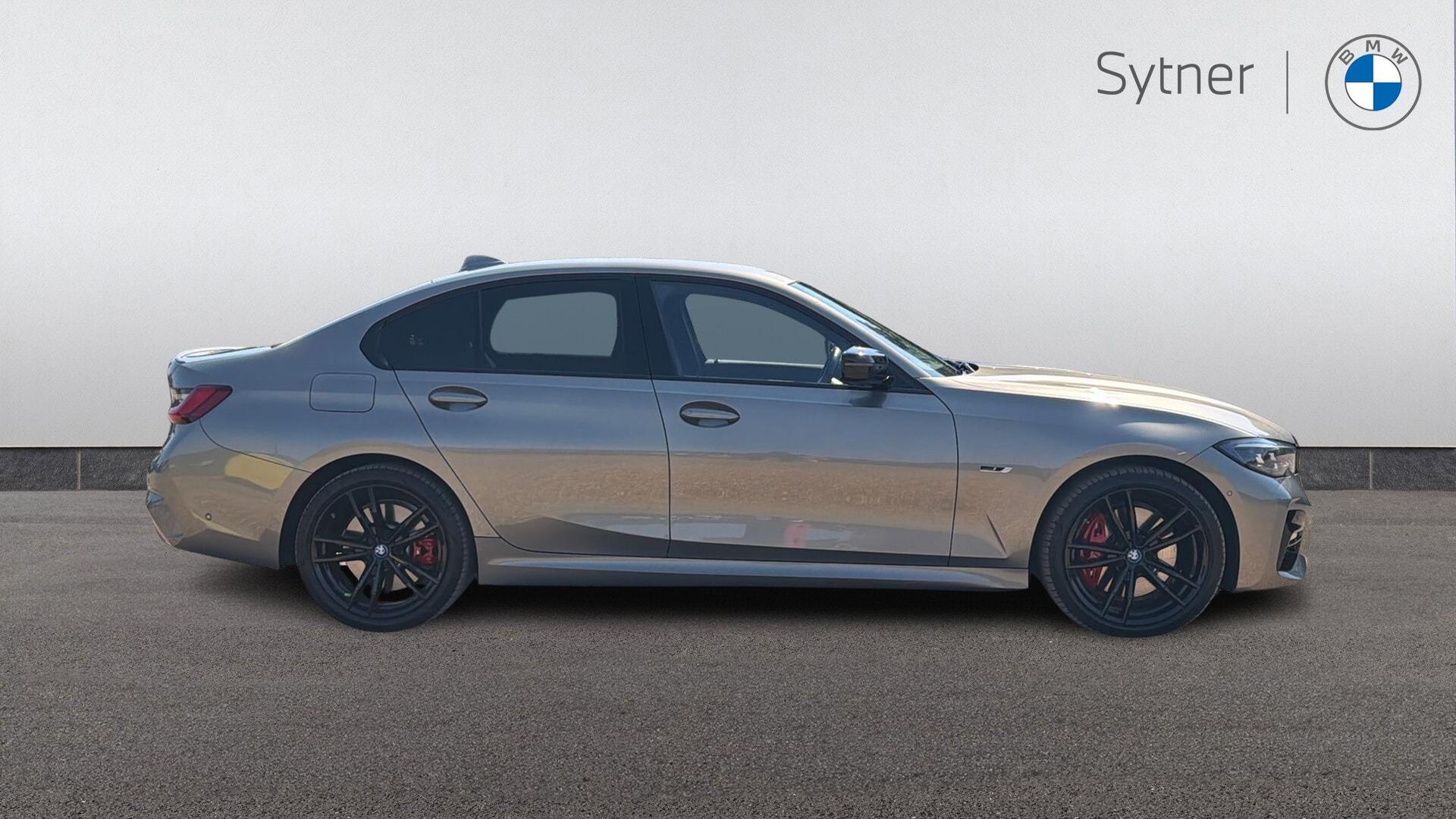BMW 3 Series view 3