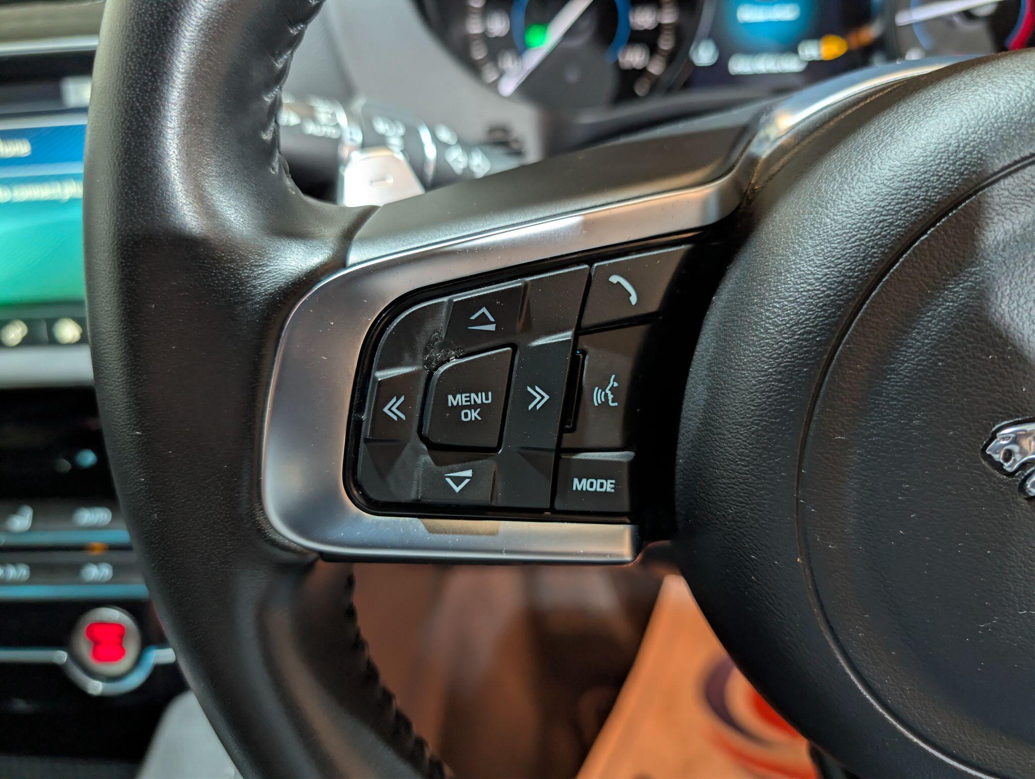 Jaguar F-Pace view 36