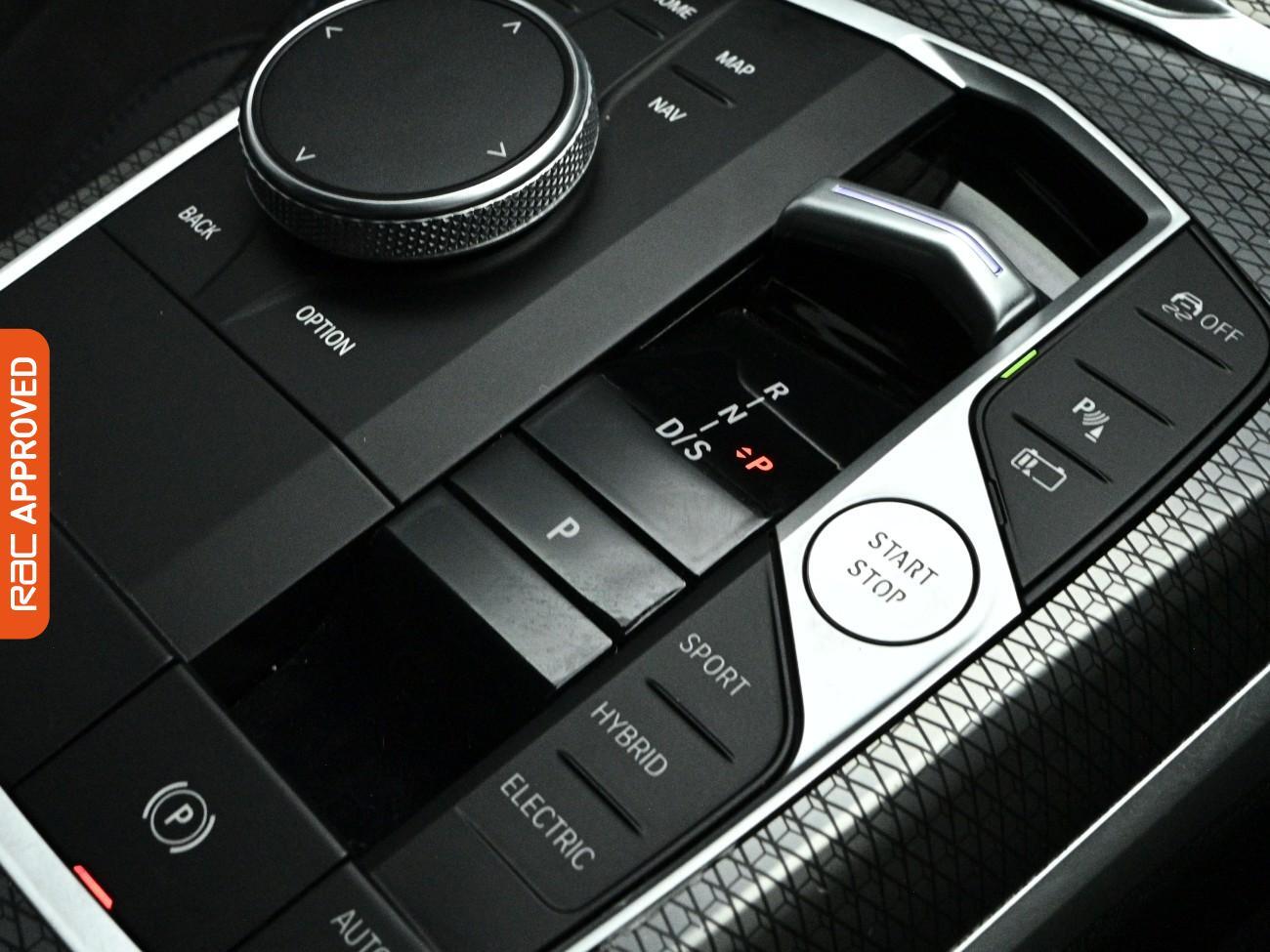 BMW 3 Series view 19