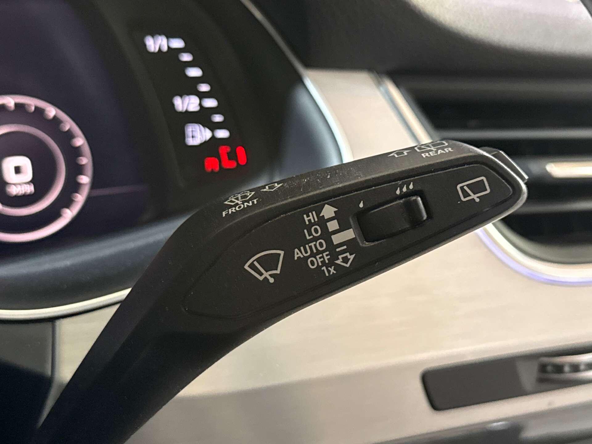 Audi Q7 view 34