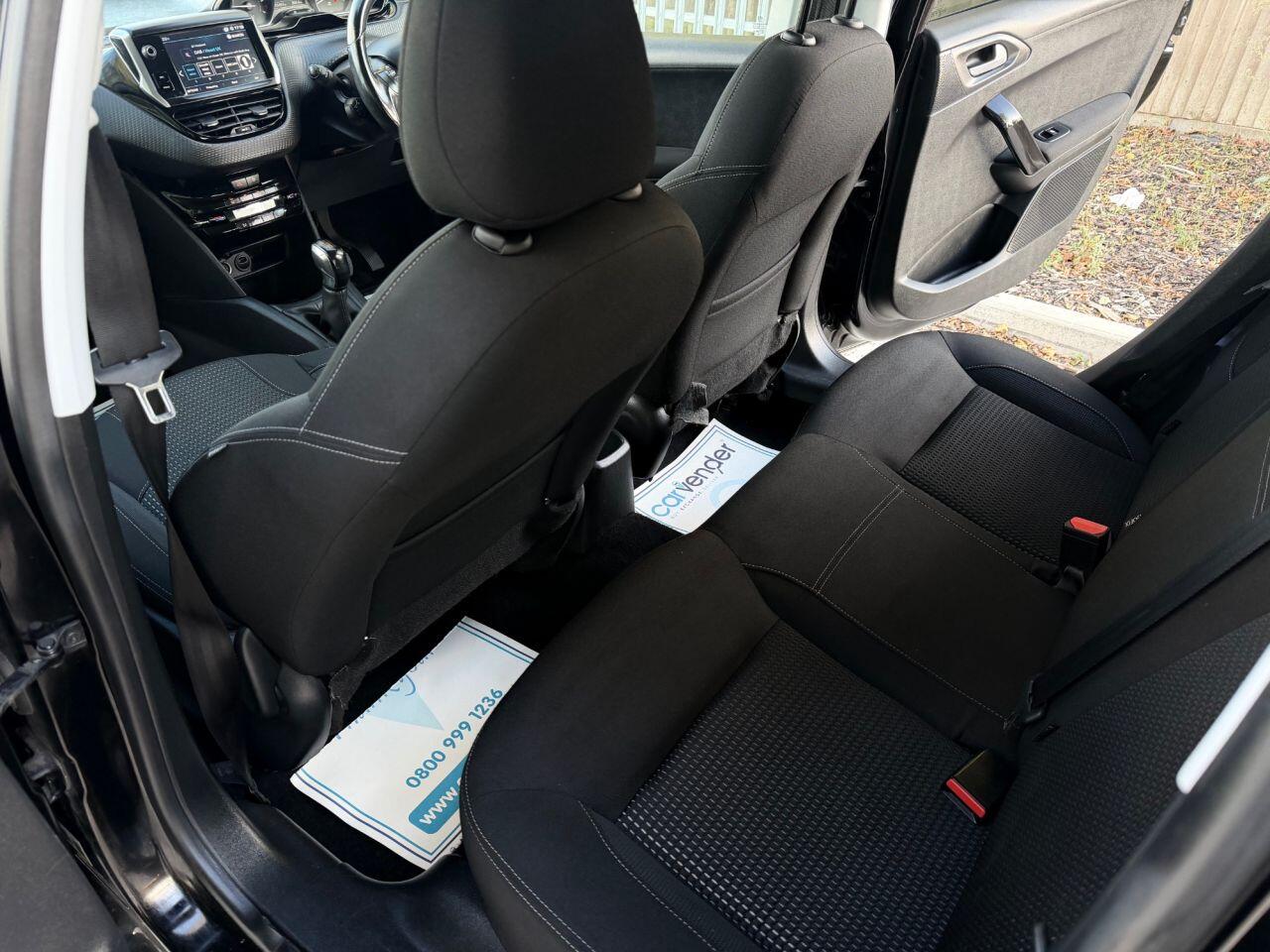 Peugeot 208 view 18