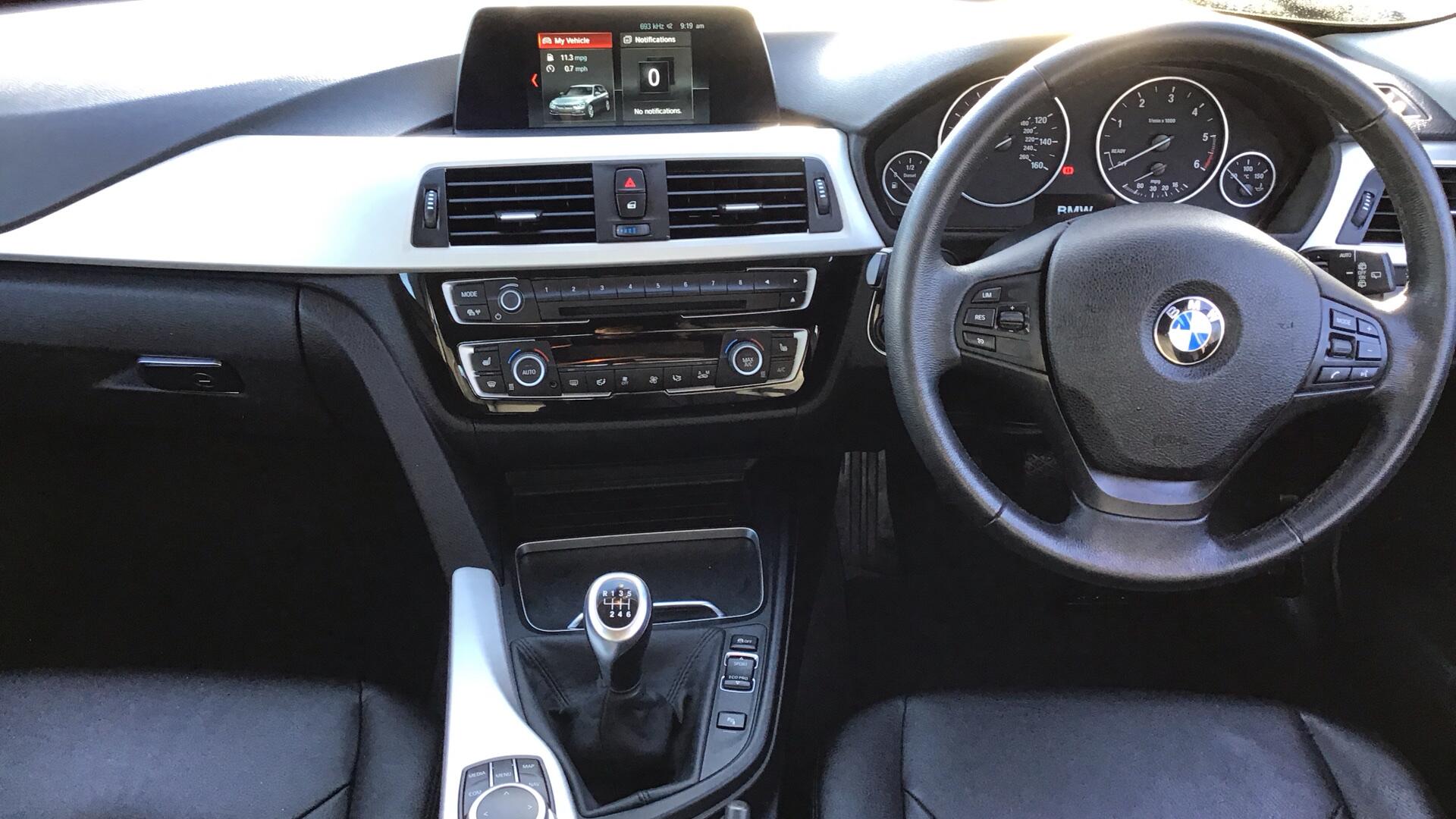 BMW 3 Series view 4