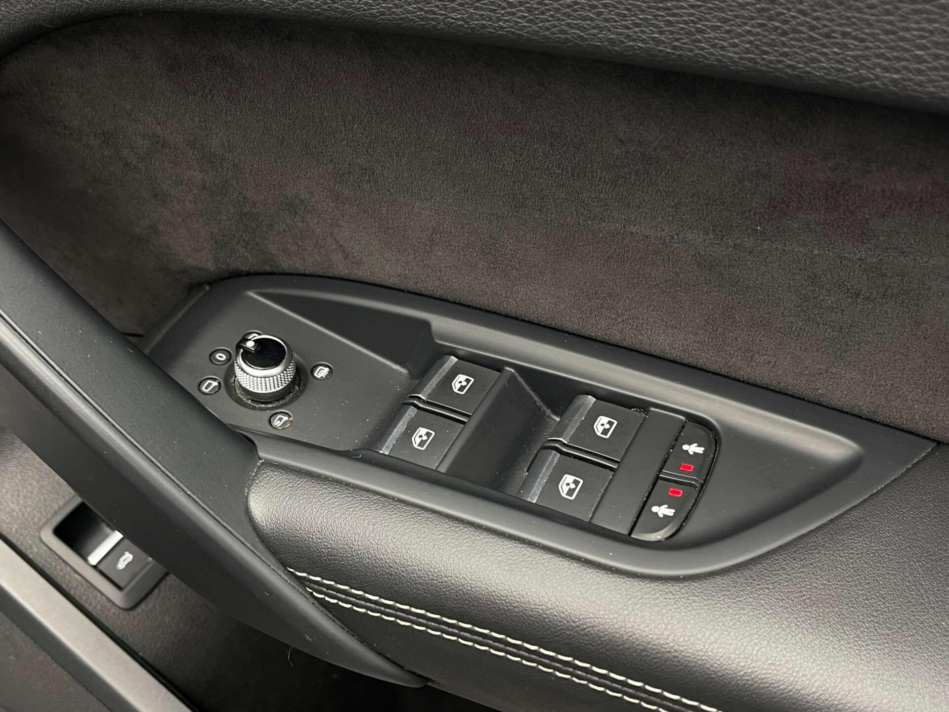 Audi SQ5 view 13