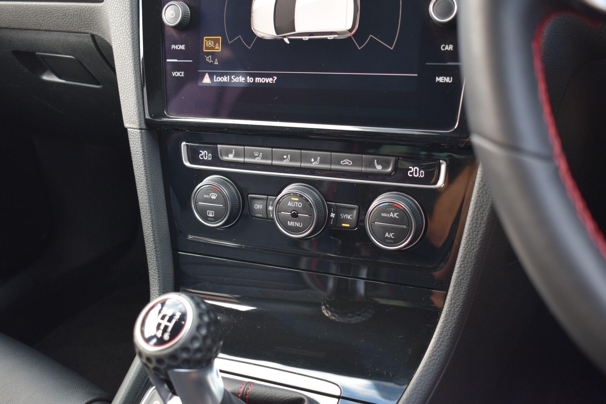 Volkswagen Golf view 17