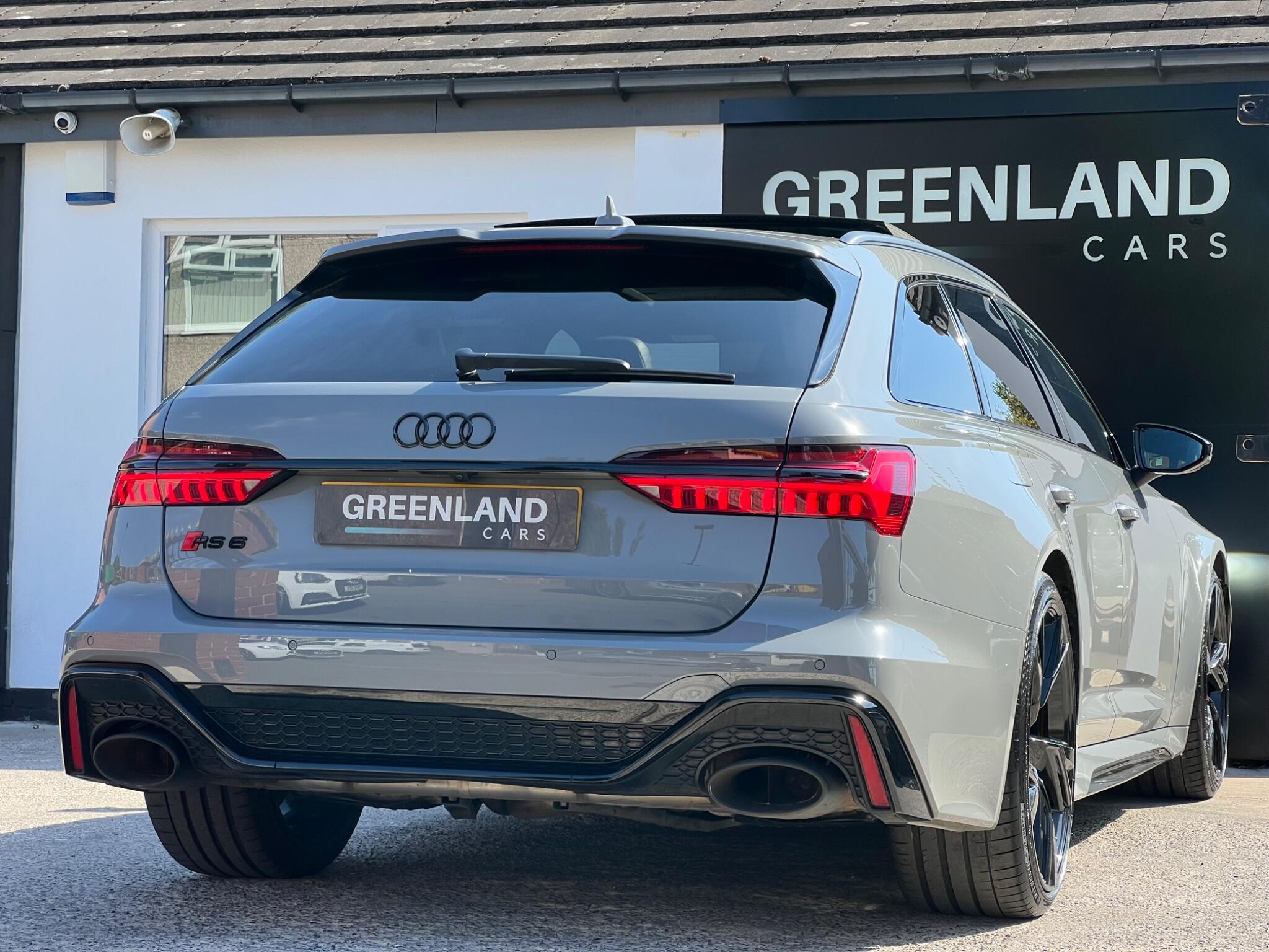 Audi RS6 view 30
