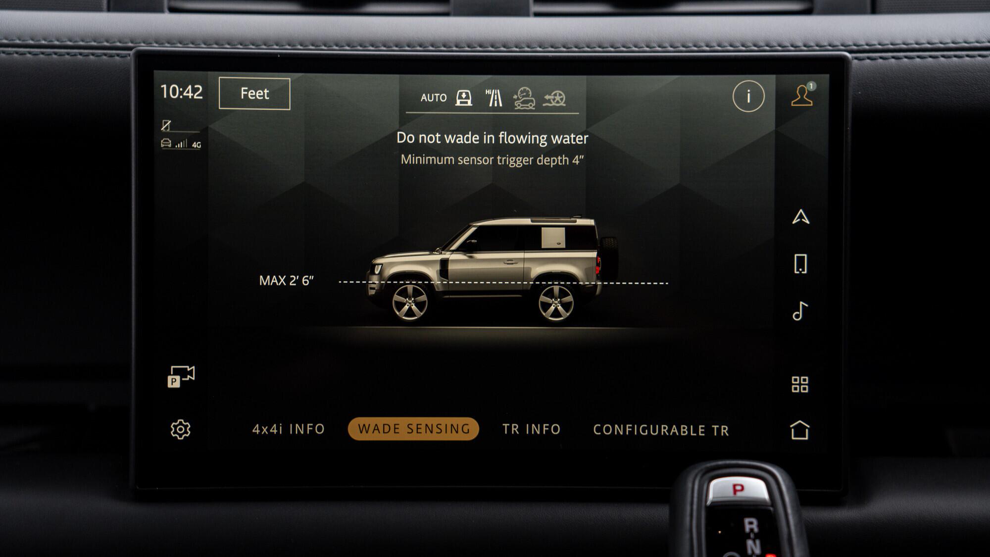 Land Rover Defender view 31