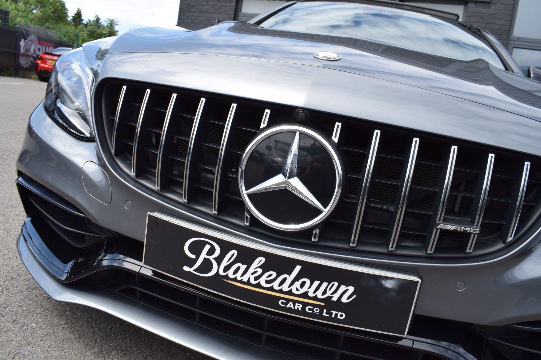 Mercedes-Benz C-Class view 60