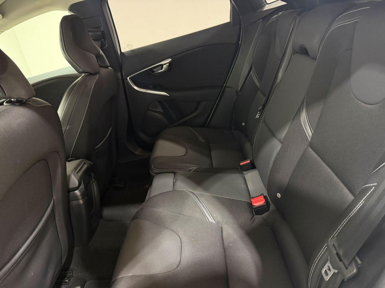 Volvo V40 view 30