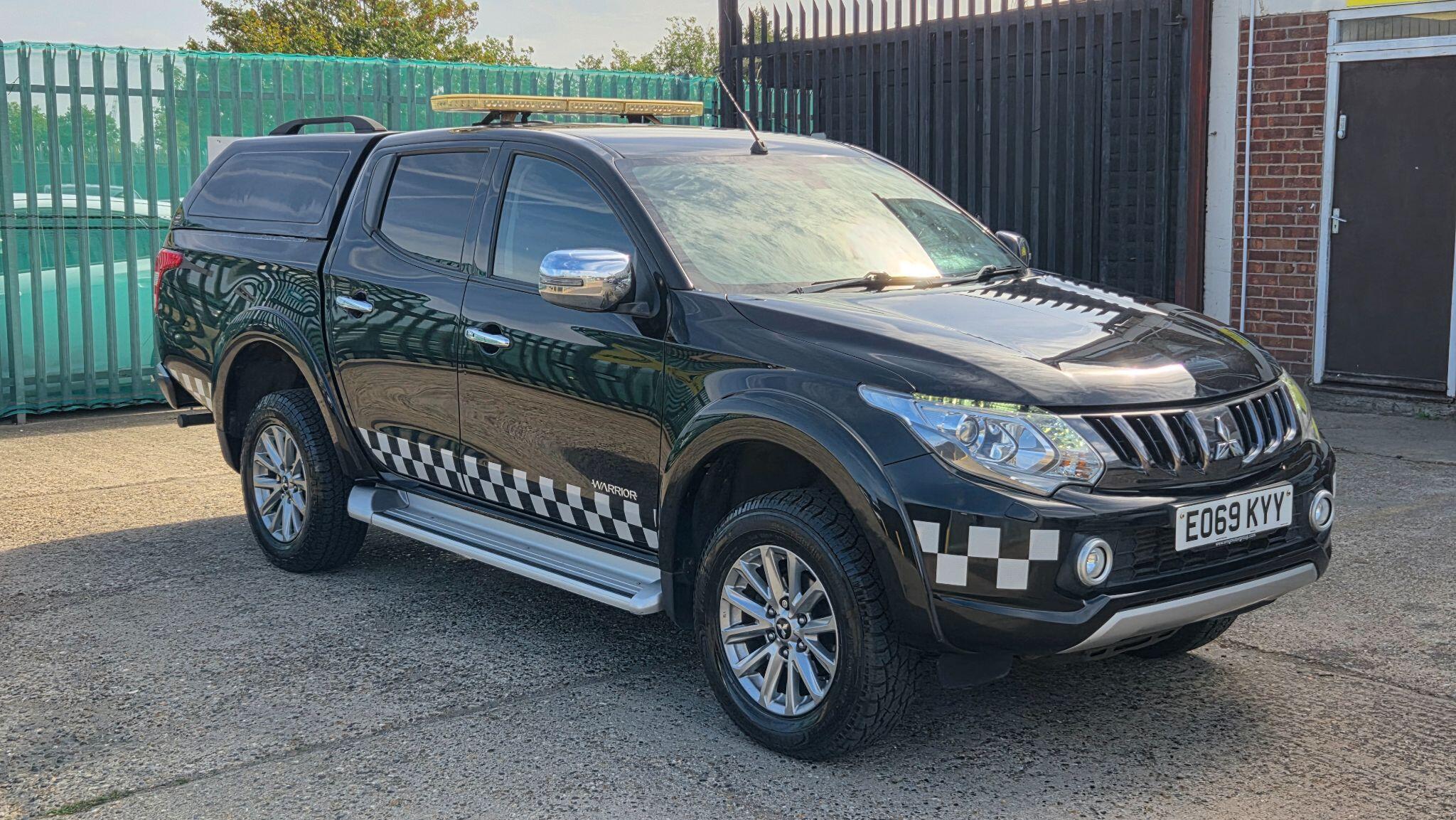 Mitsubishi L200 view 2