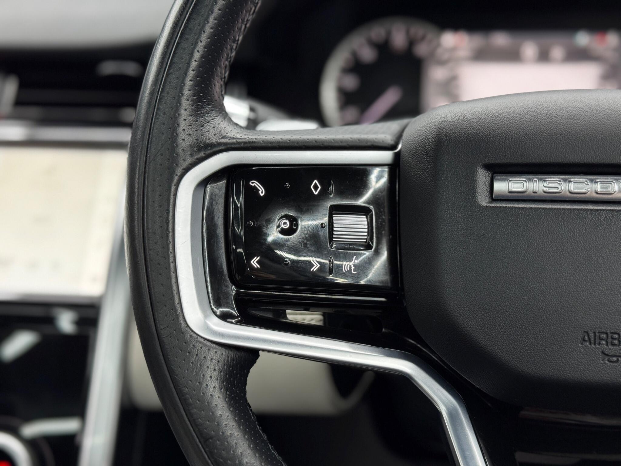 Land Rover Discovery Sport view 21
