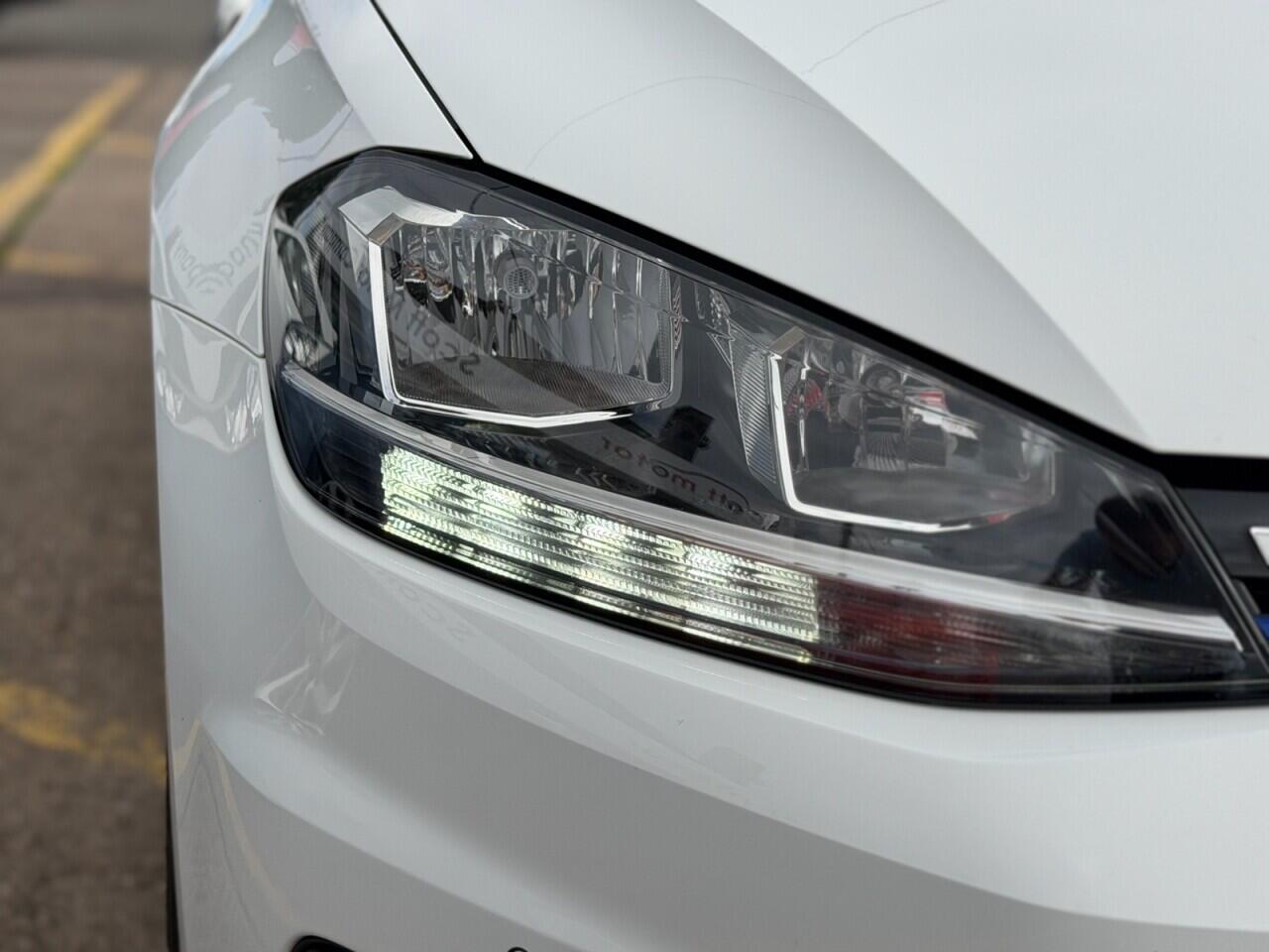 Volkswagen Golf view 22