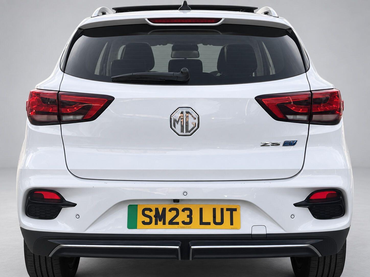 MG ZS view 12