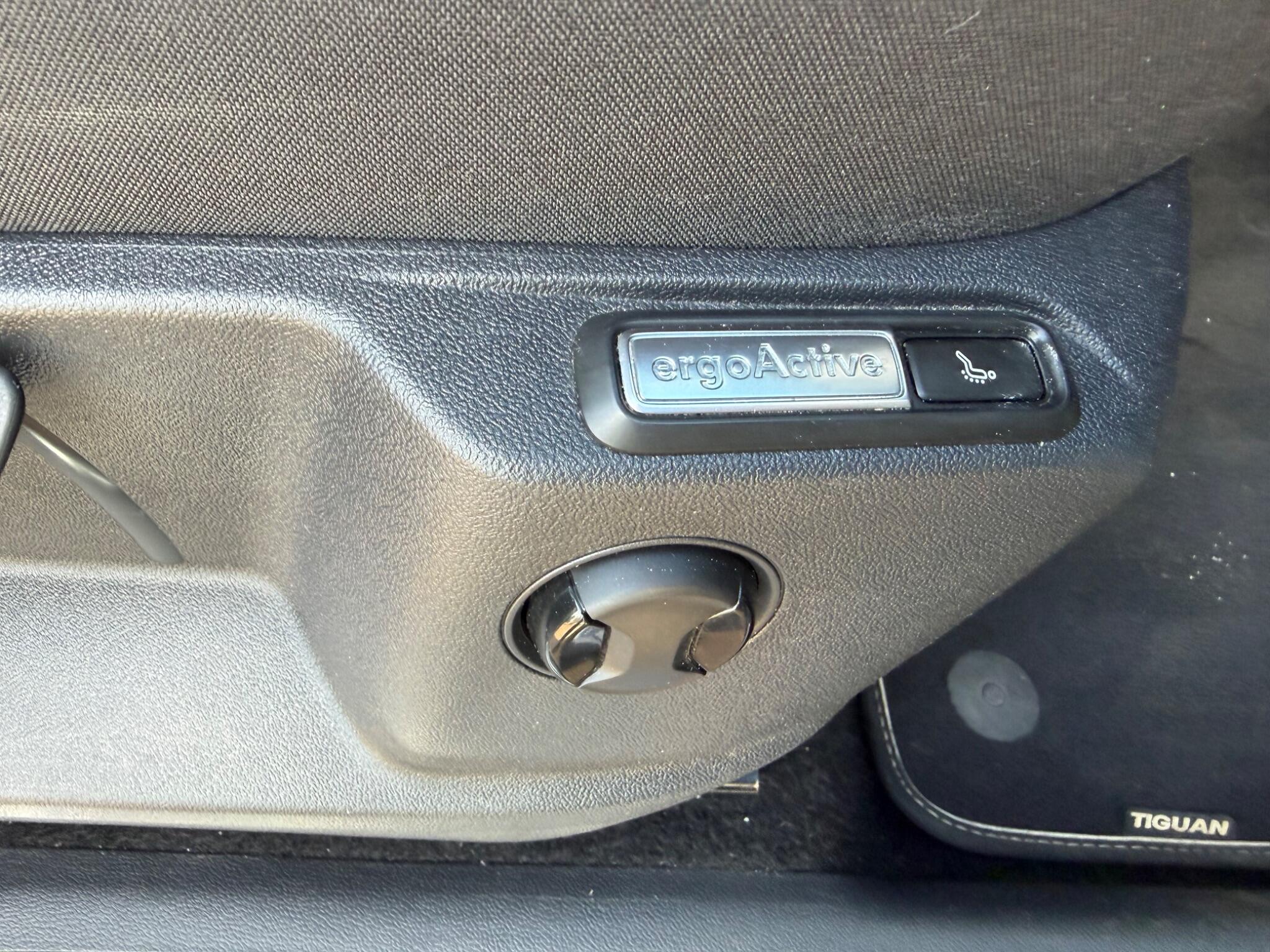 Volkswagen Tiguan view 6
