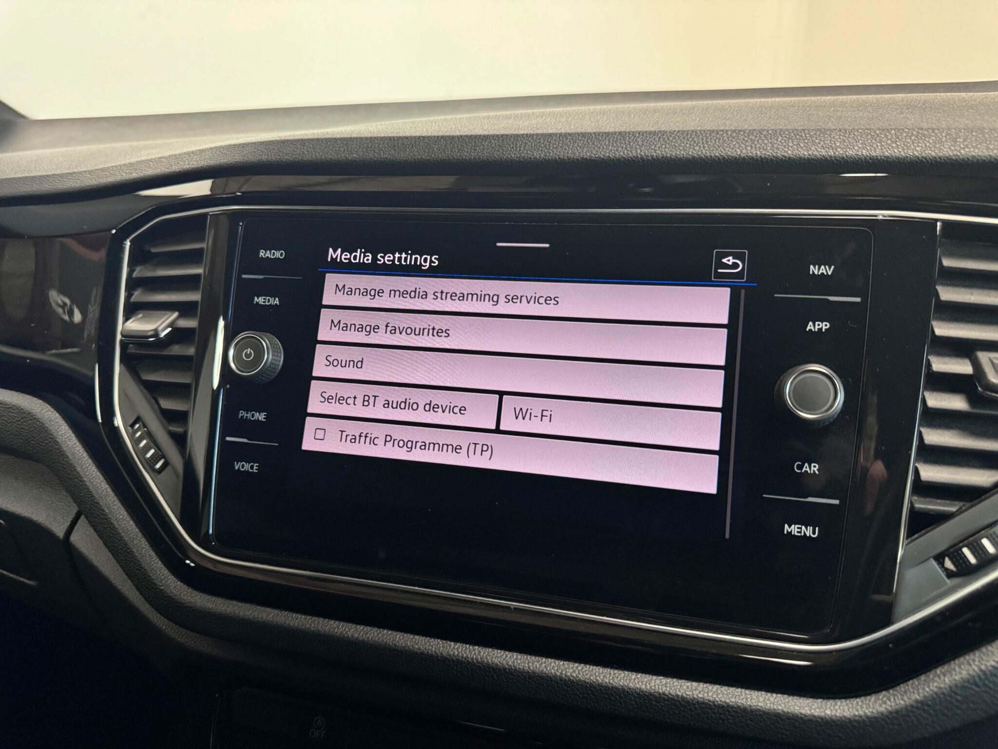 Volkswagen T-Roc view 45