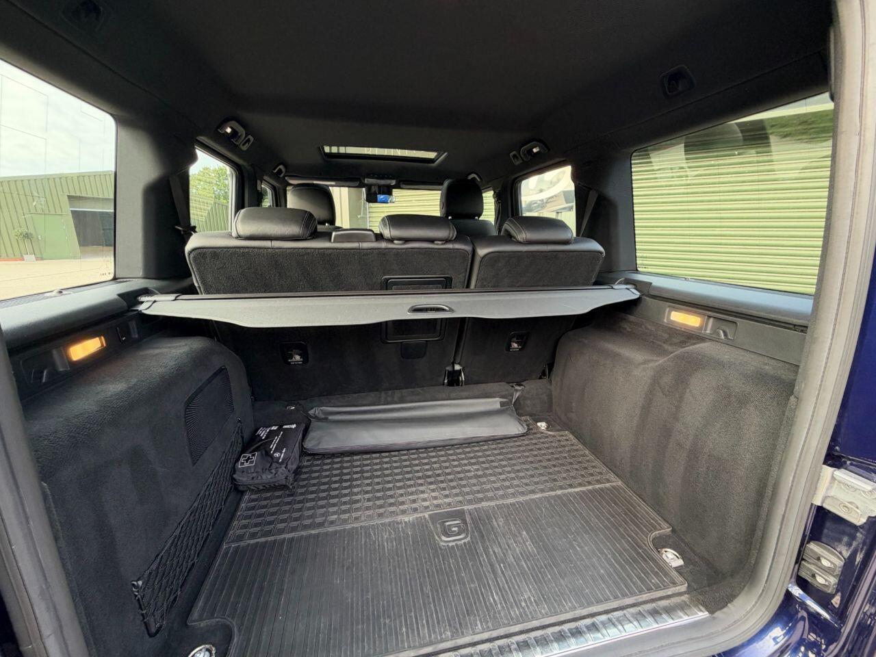 Mercedes-Benz G-Class view 32