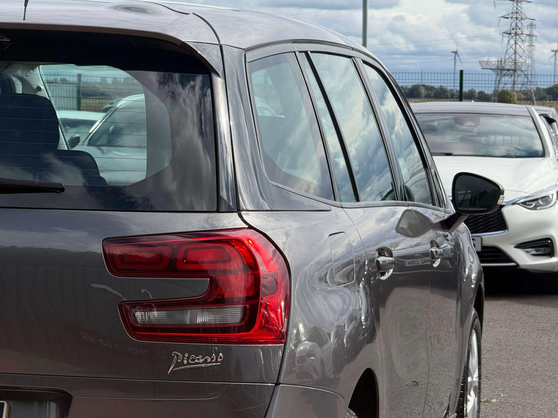 Citroen Grand C4 Picasso view 22
