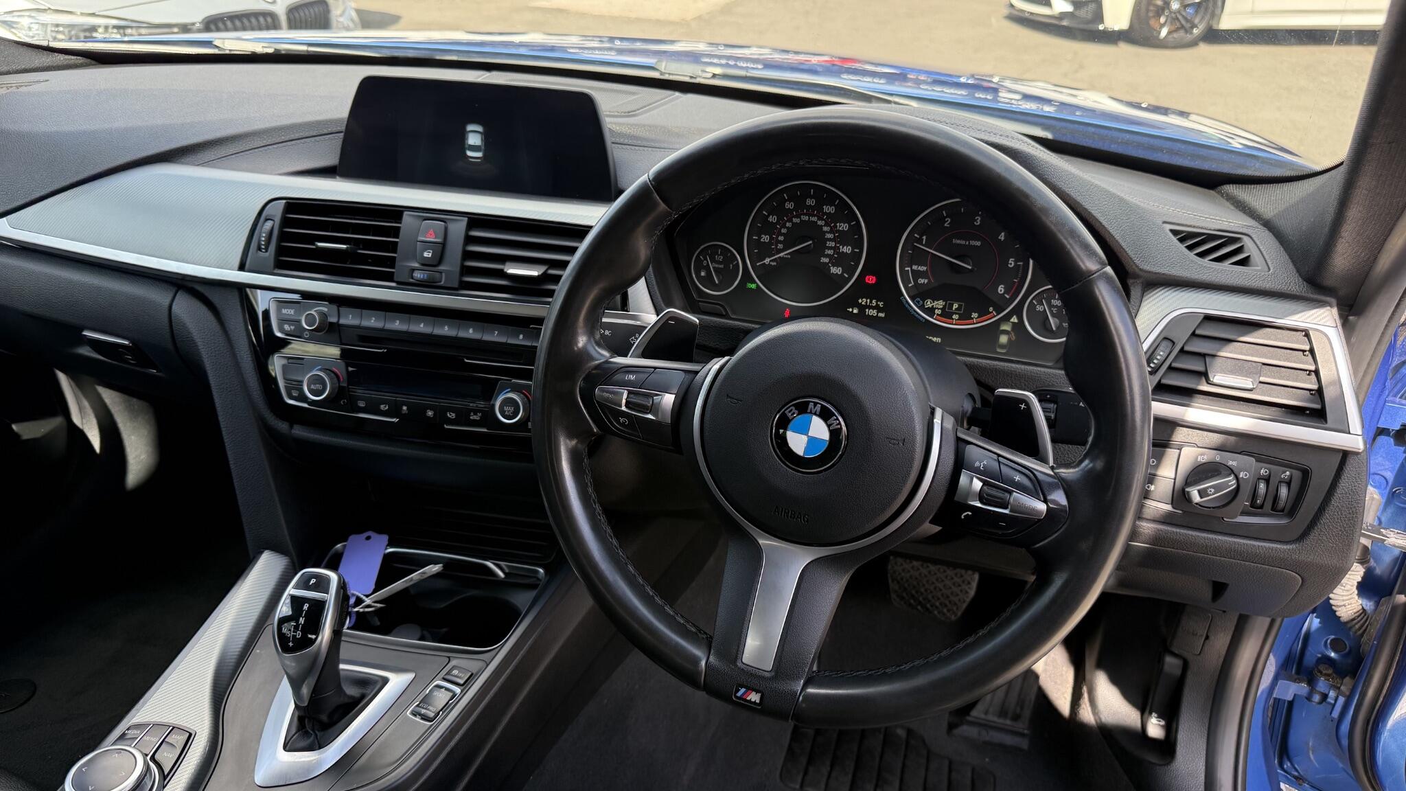 BMW 3 Series view 24